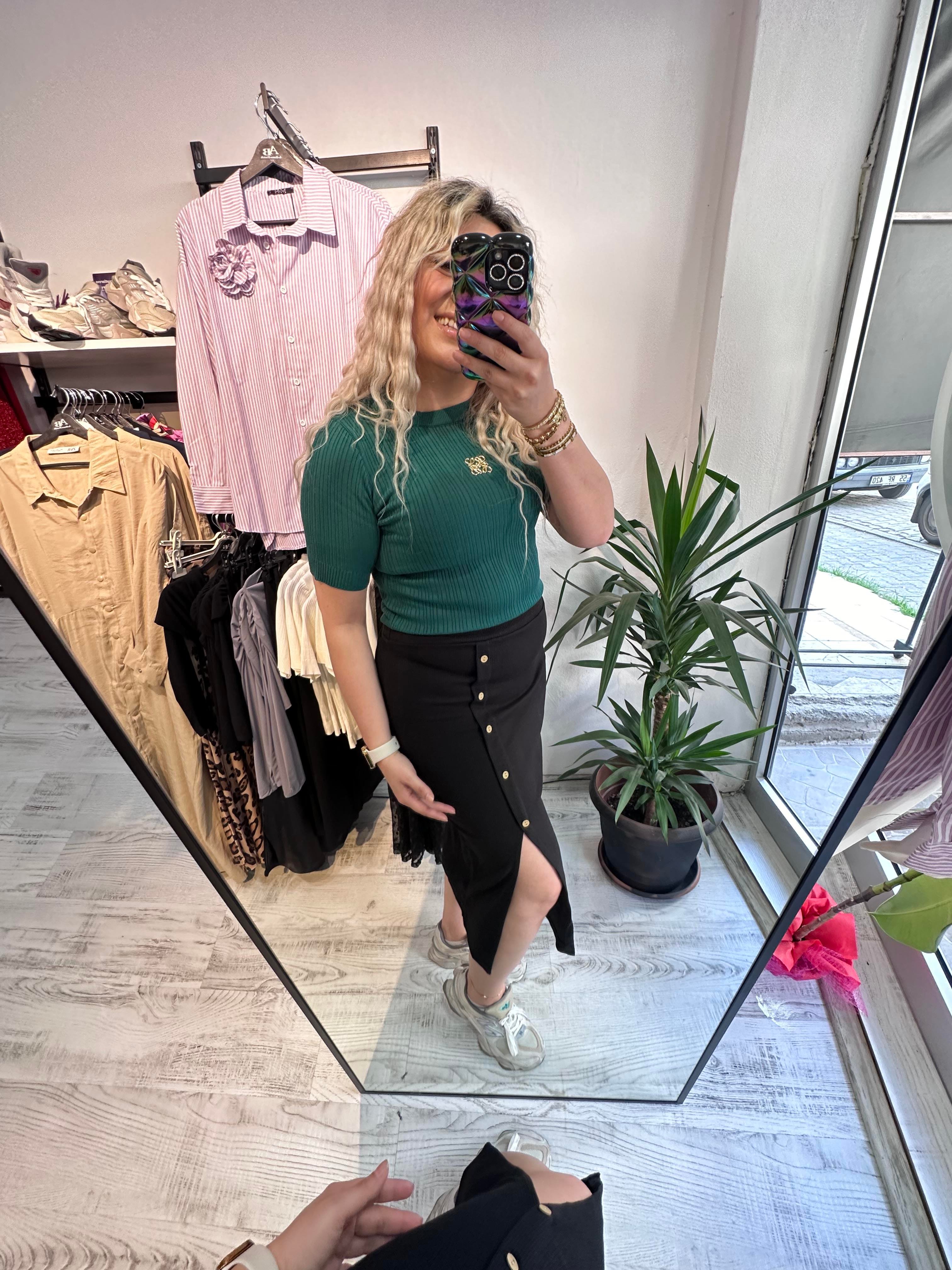 Fitilli Düğmeli Siyah Etek