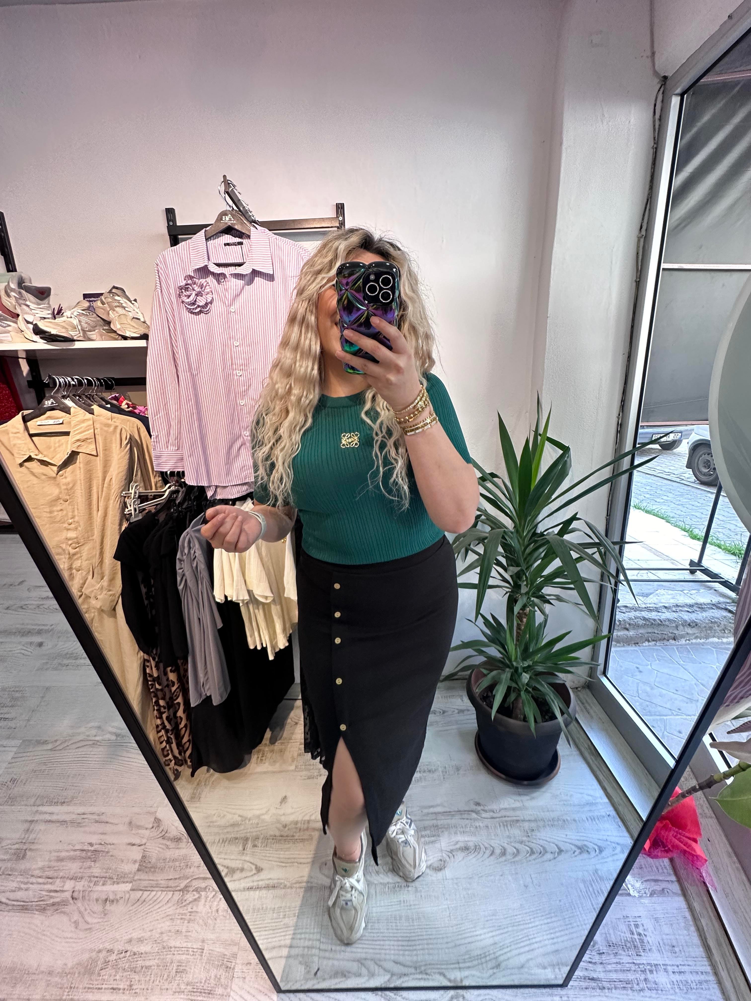 Fitilli Düğmeli Siyah Etek