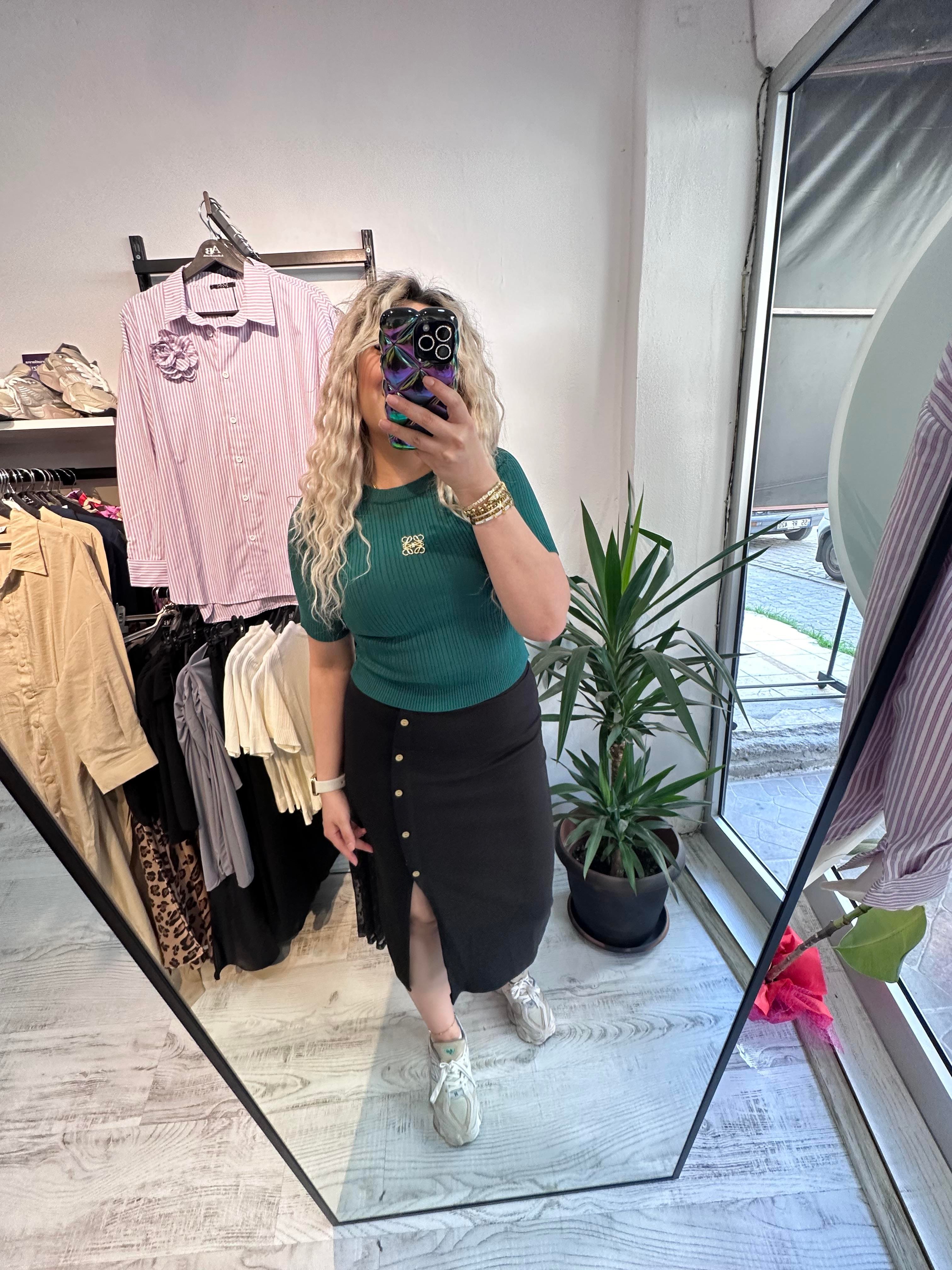 Fitilli Düğmeli Siyah Etek