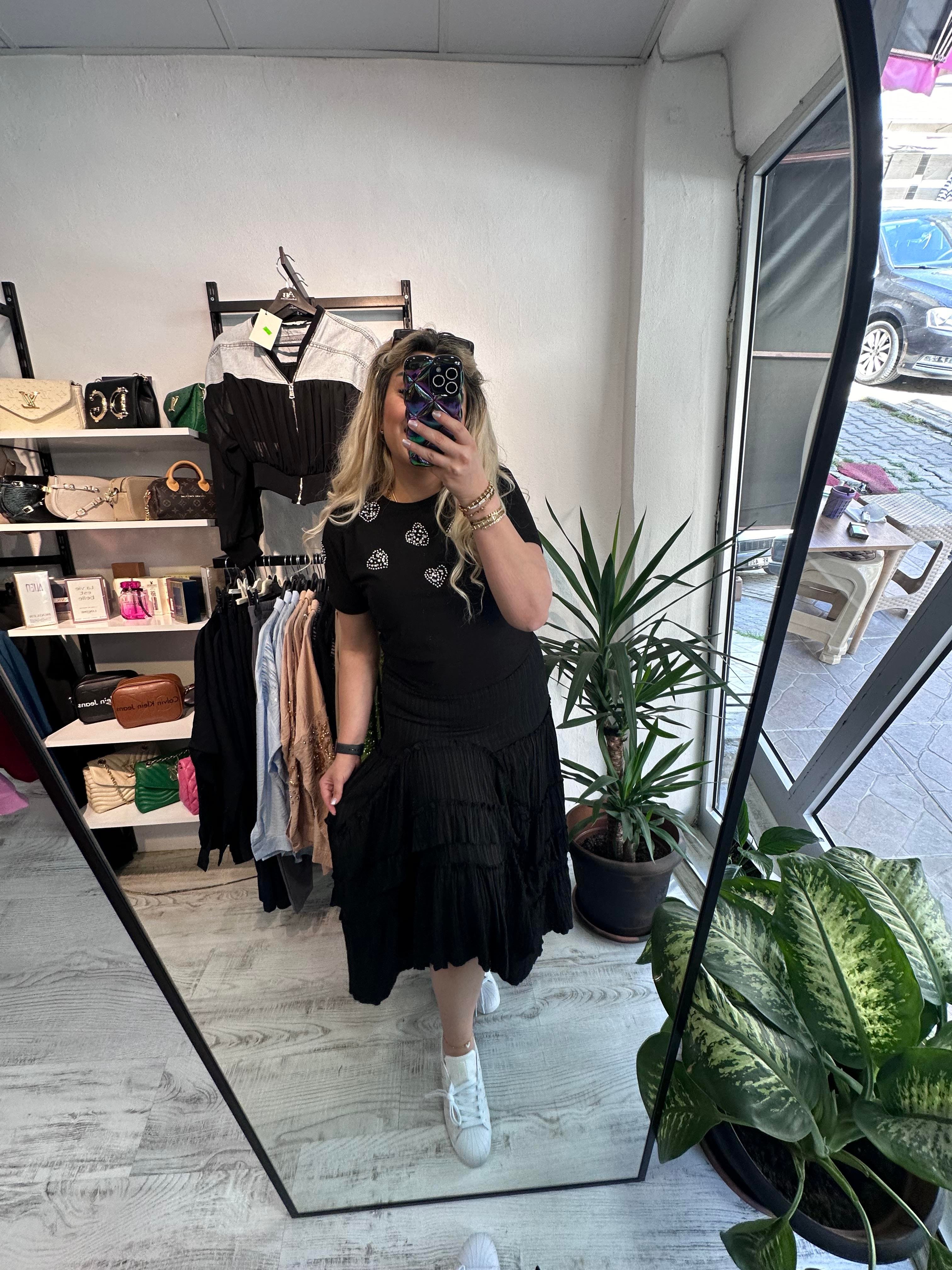 Gofre Kumaş Fırfırlı Siyah Etek