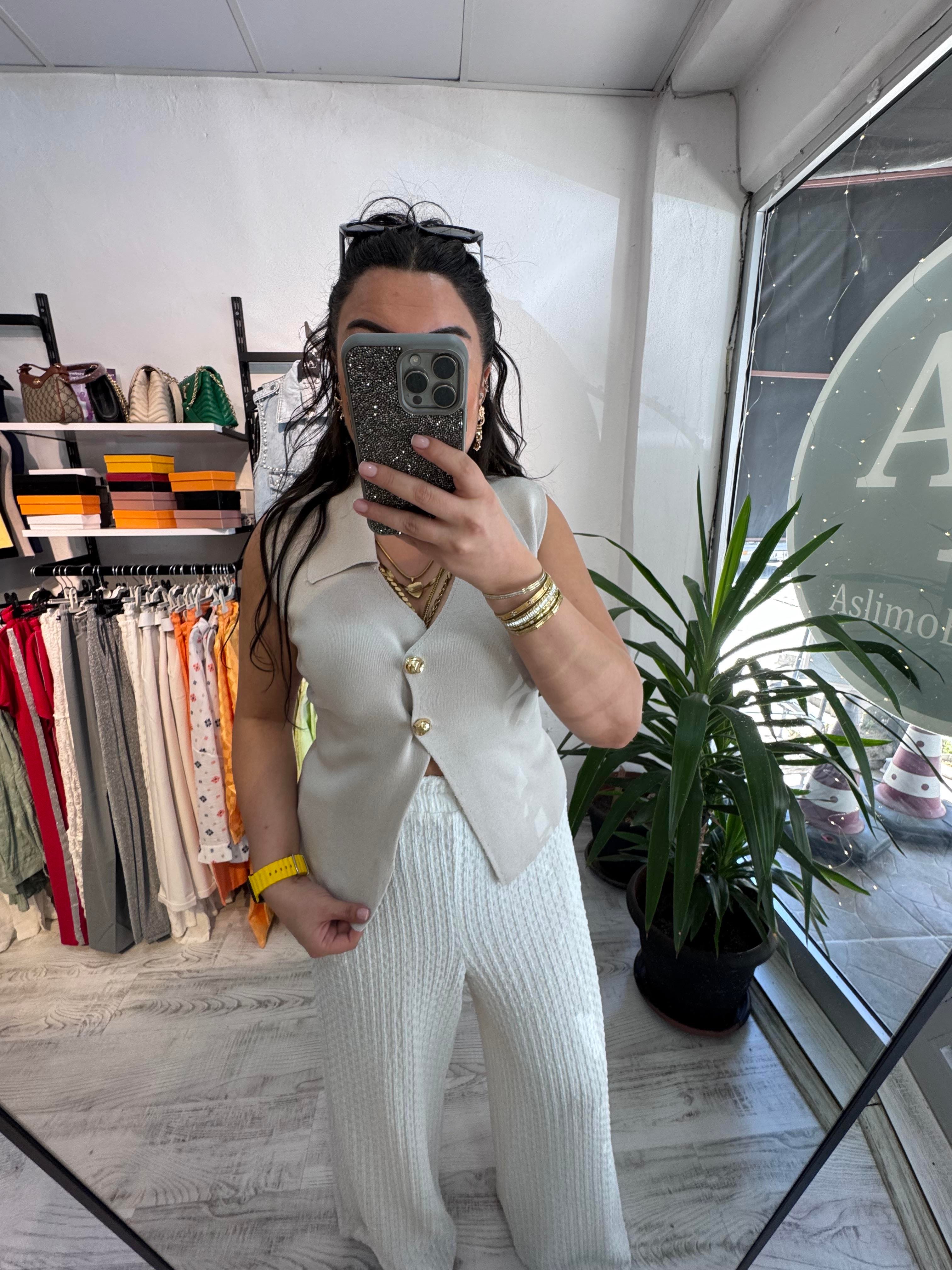 Gold Düğme Detaylı Bej Yelek