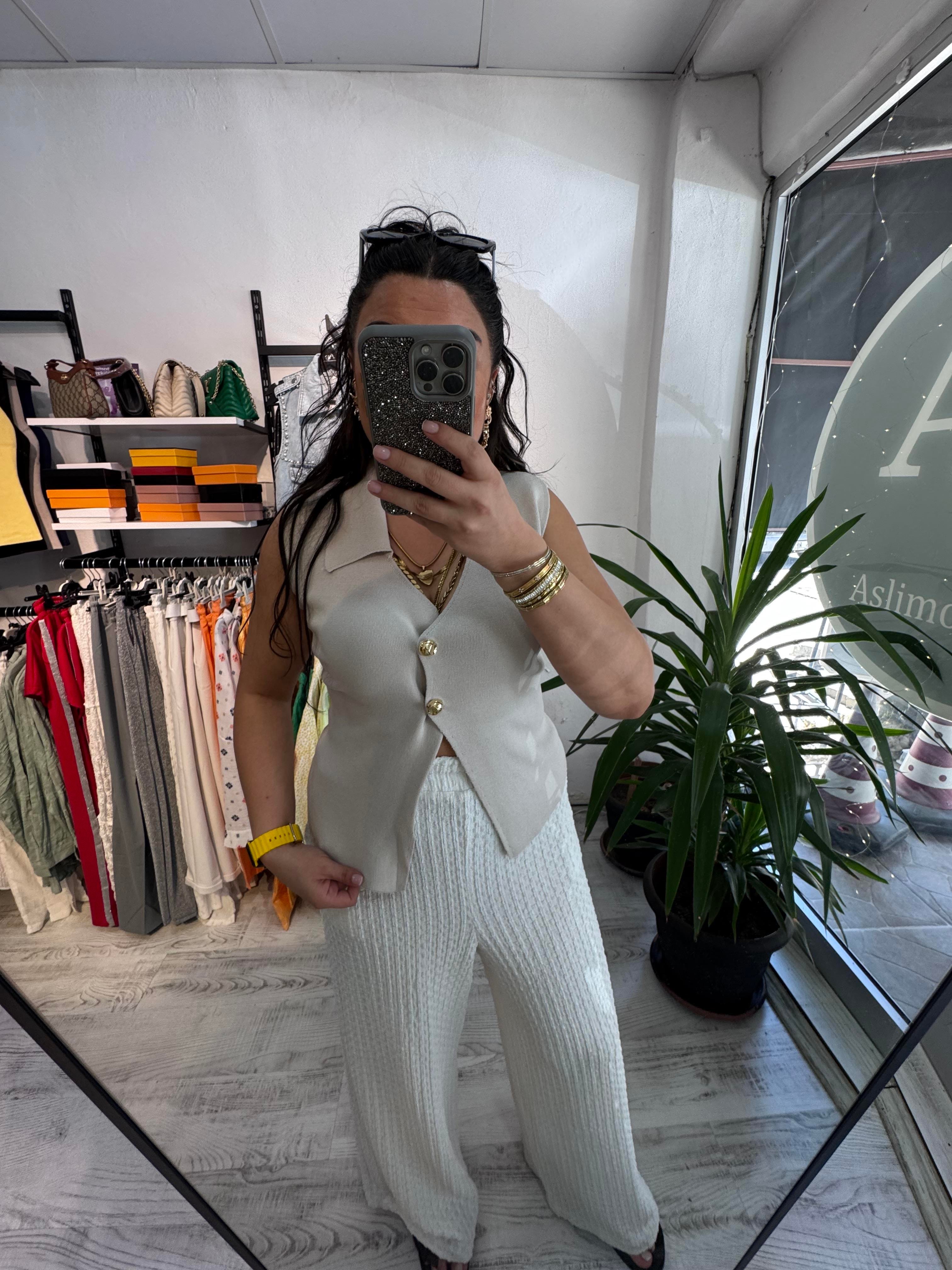 Gold Düğme Detaylı Bej Yelek