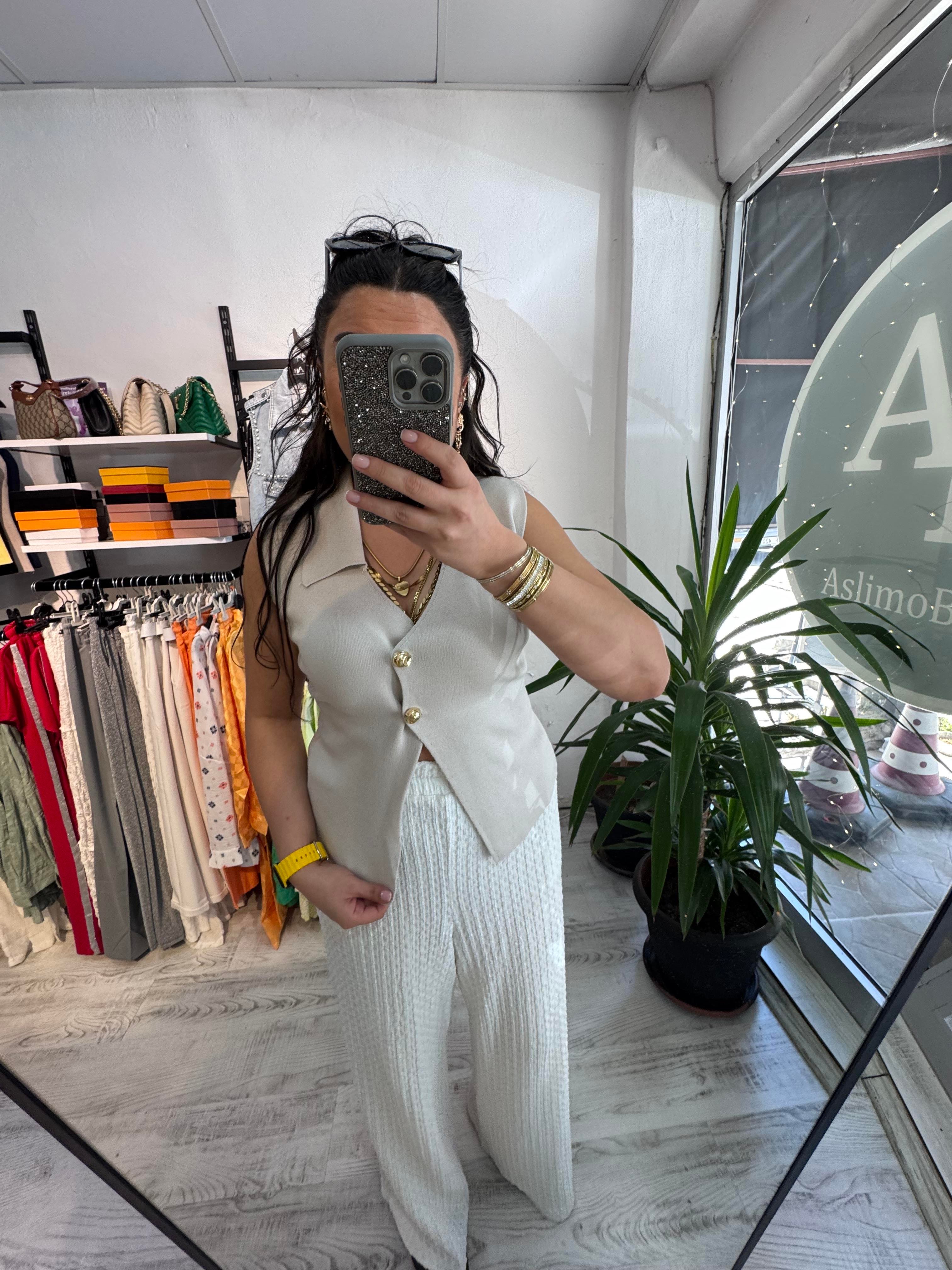 Gold Düğme Detaylı Bej Yelek