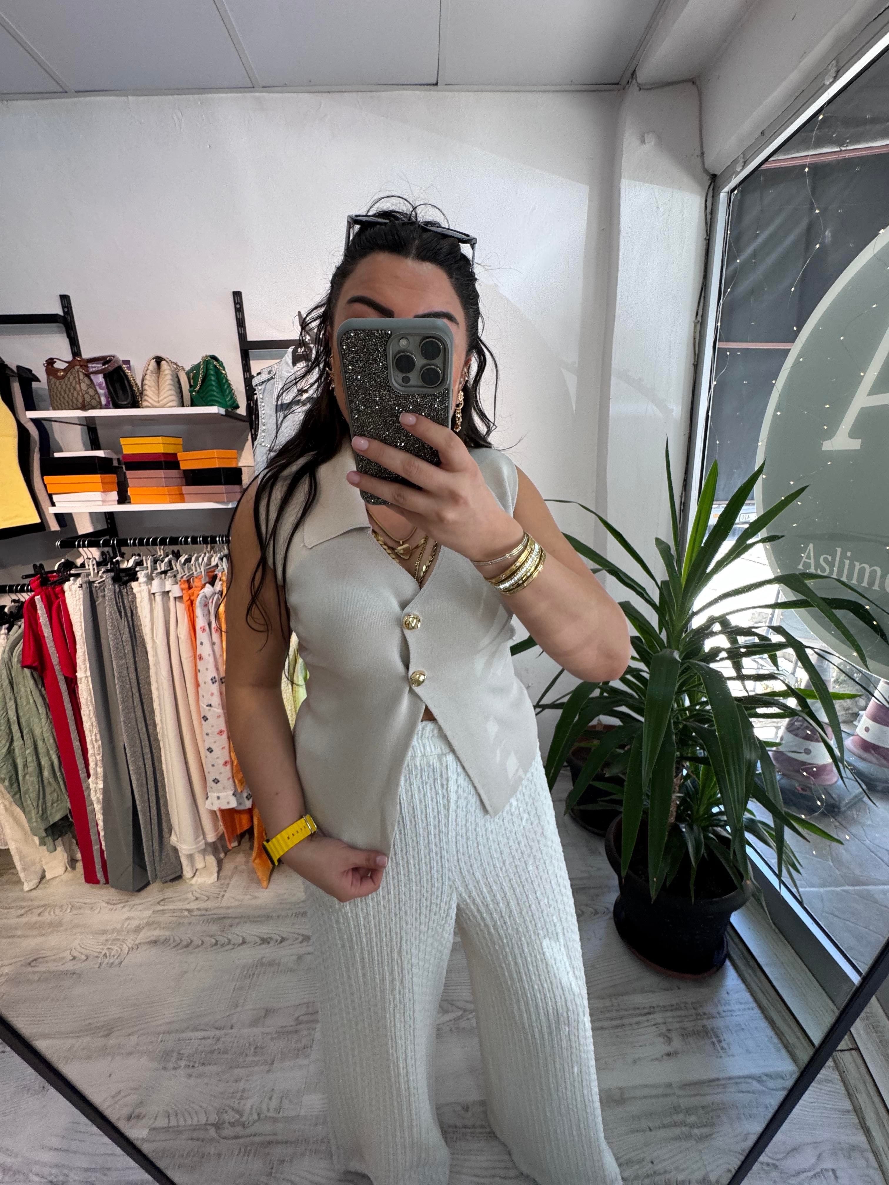 Gold Düğme Detaylı Bej Yelek