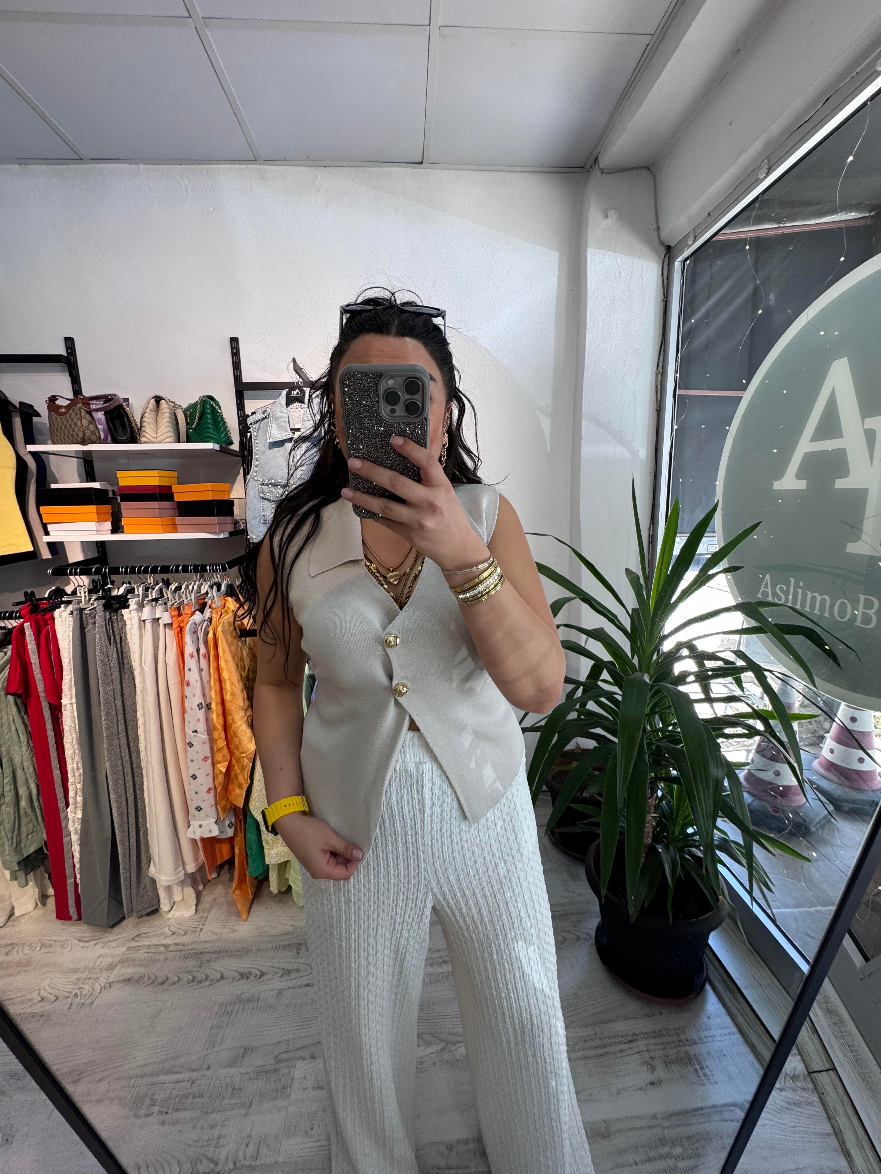 Gold Düğme Detaylı Bej Yelek