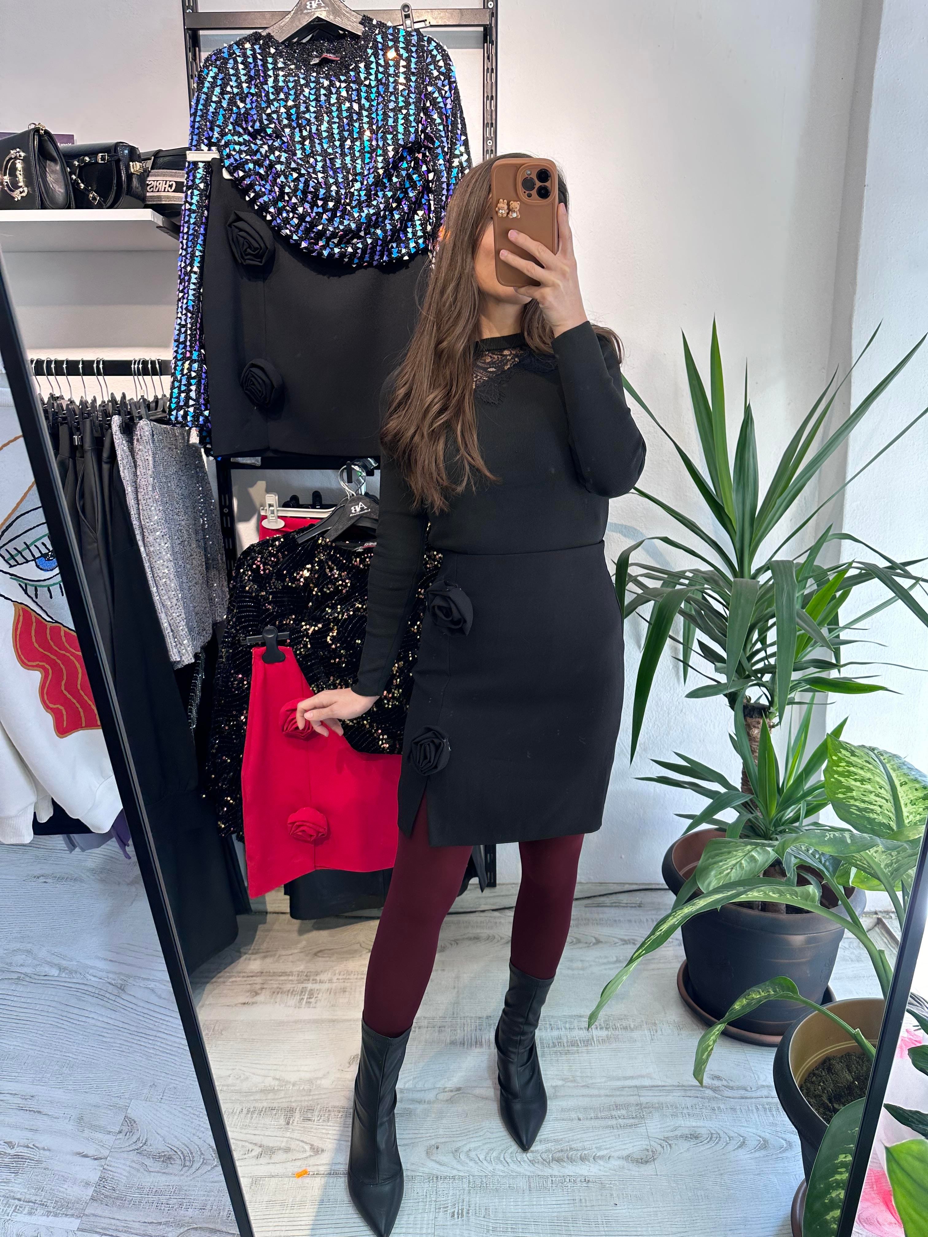 Güllü Siyah Mini Etek