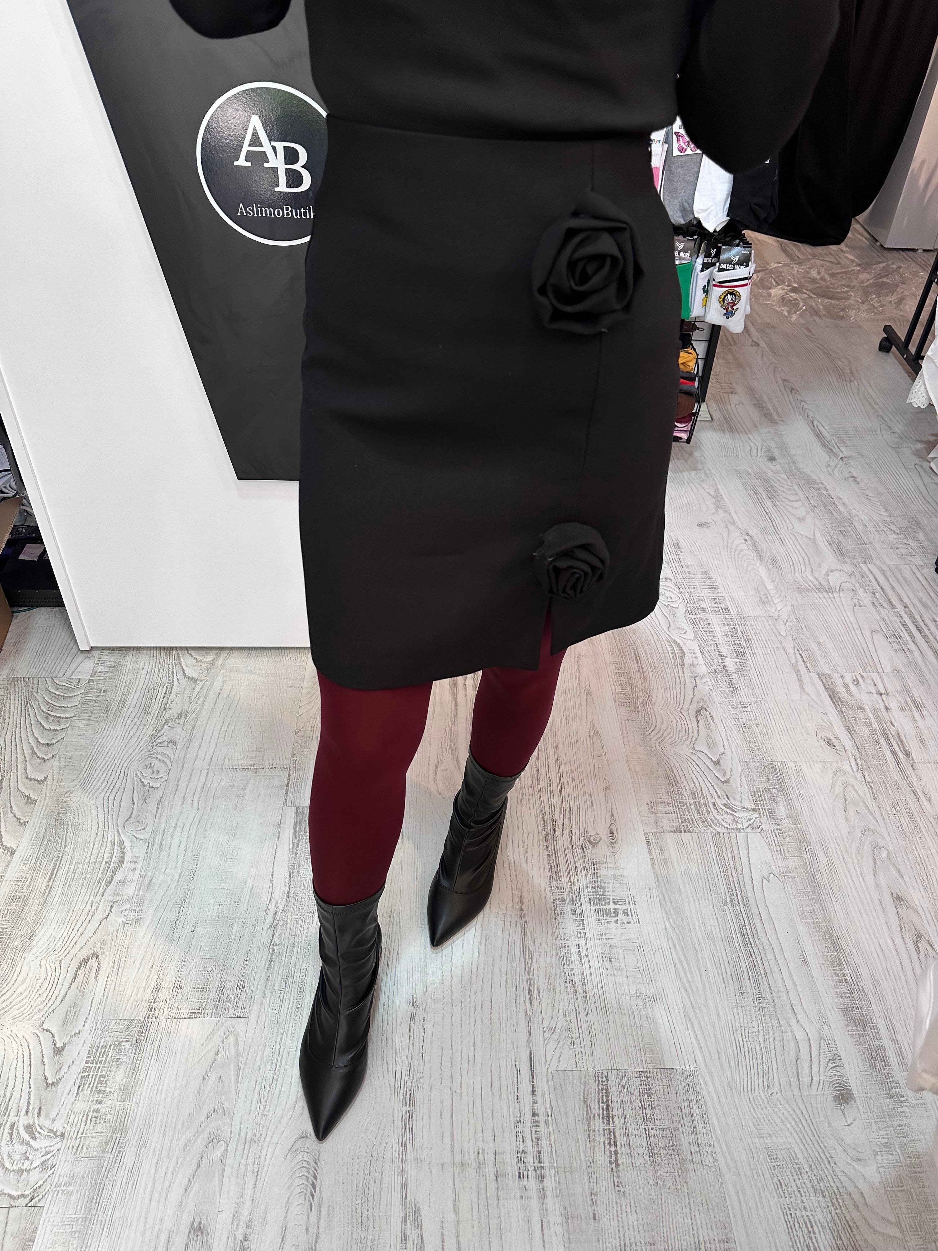 Güllü Siyah Mini Etek