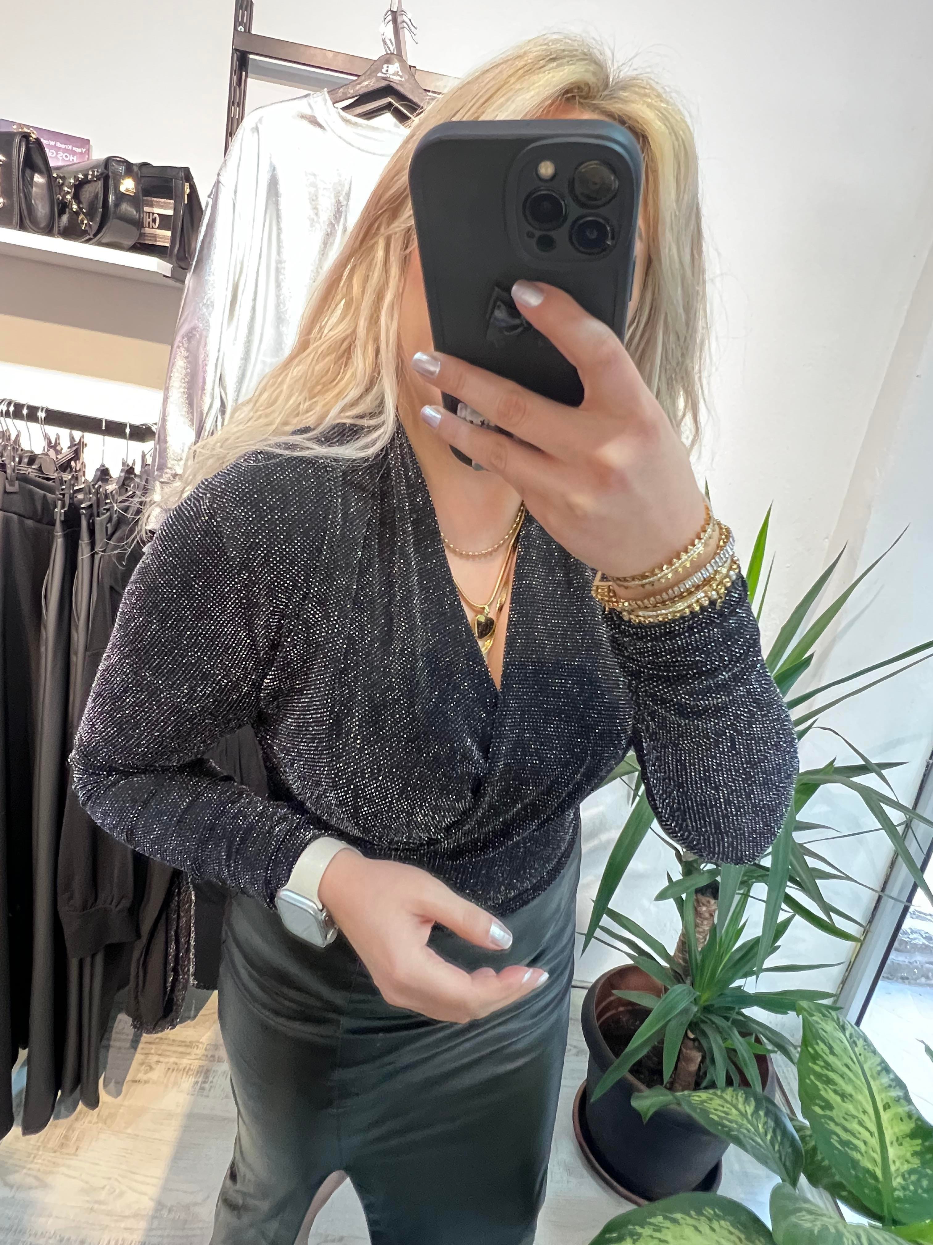 Işıltılı Vatkalı Likralı Bluz Siyah