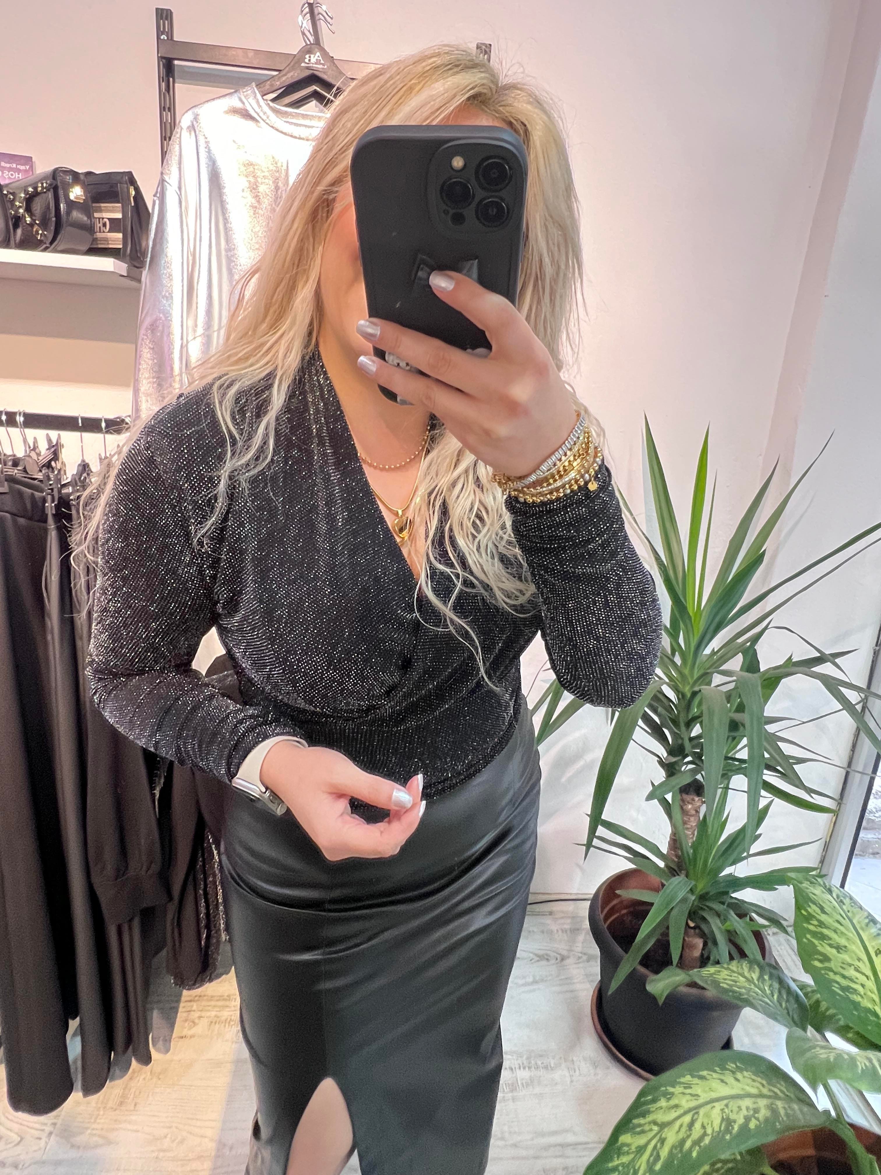 Işıltılı Vatkalı Likralı Bluz Siyah