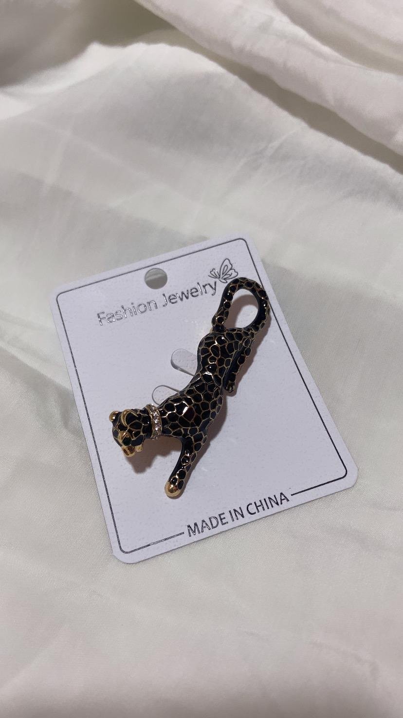 Kaplan Figürlü Çelik Broş