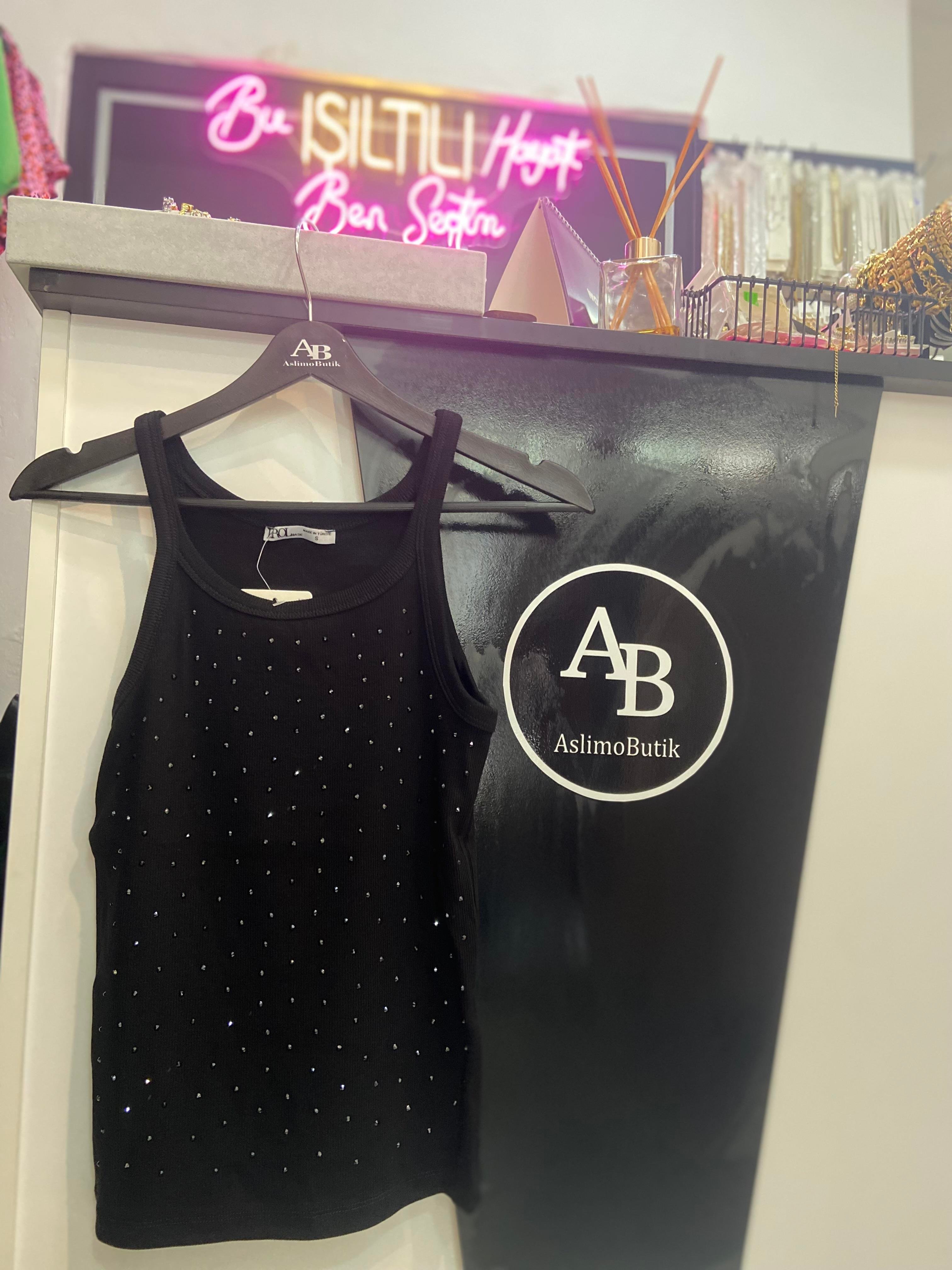 Karol Siyah Taş Baskılı Atlet