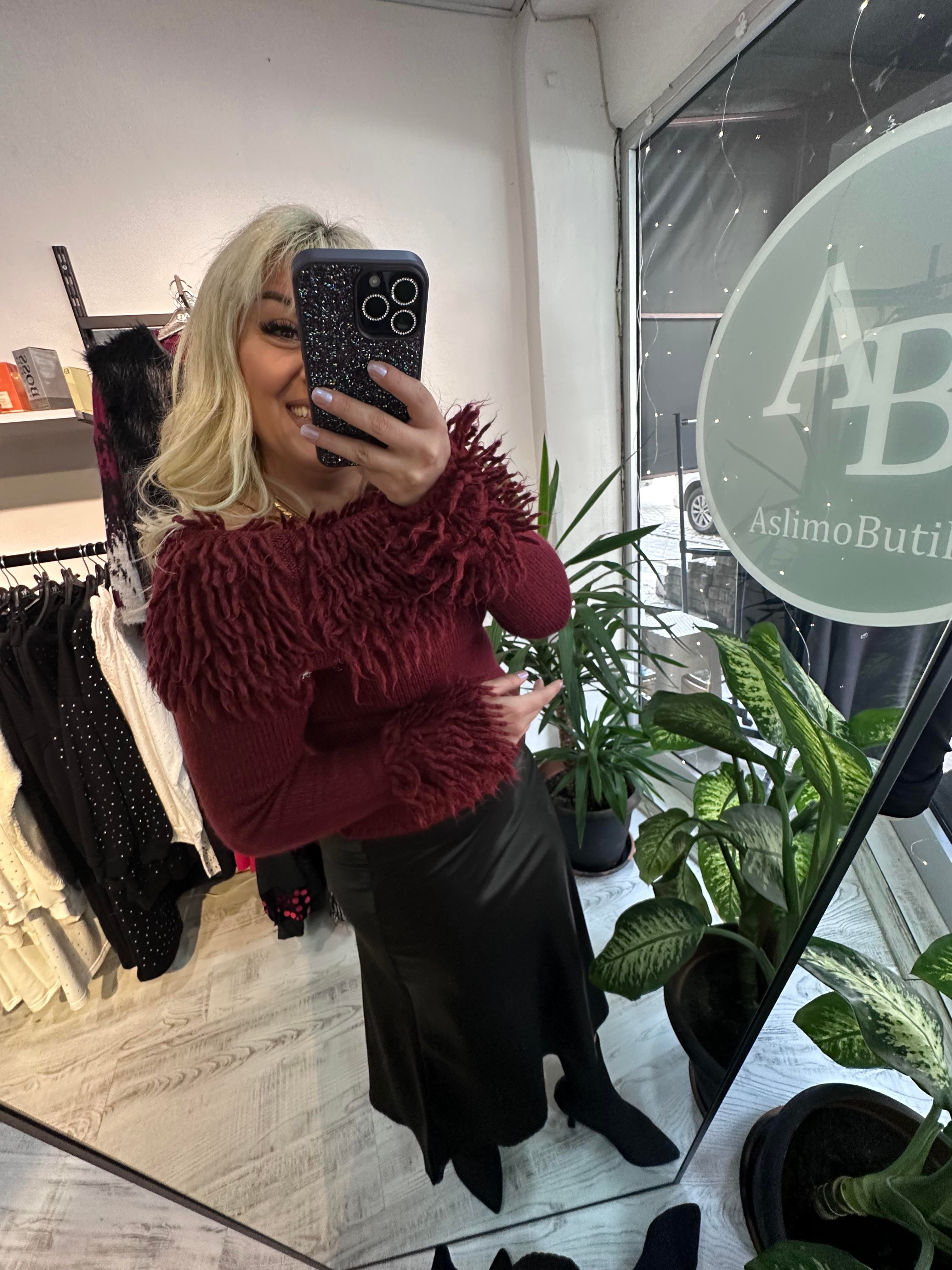 Madonna Yaka Püsküllü Triko Kazak