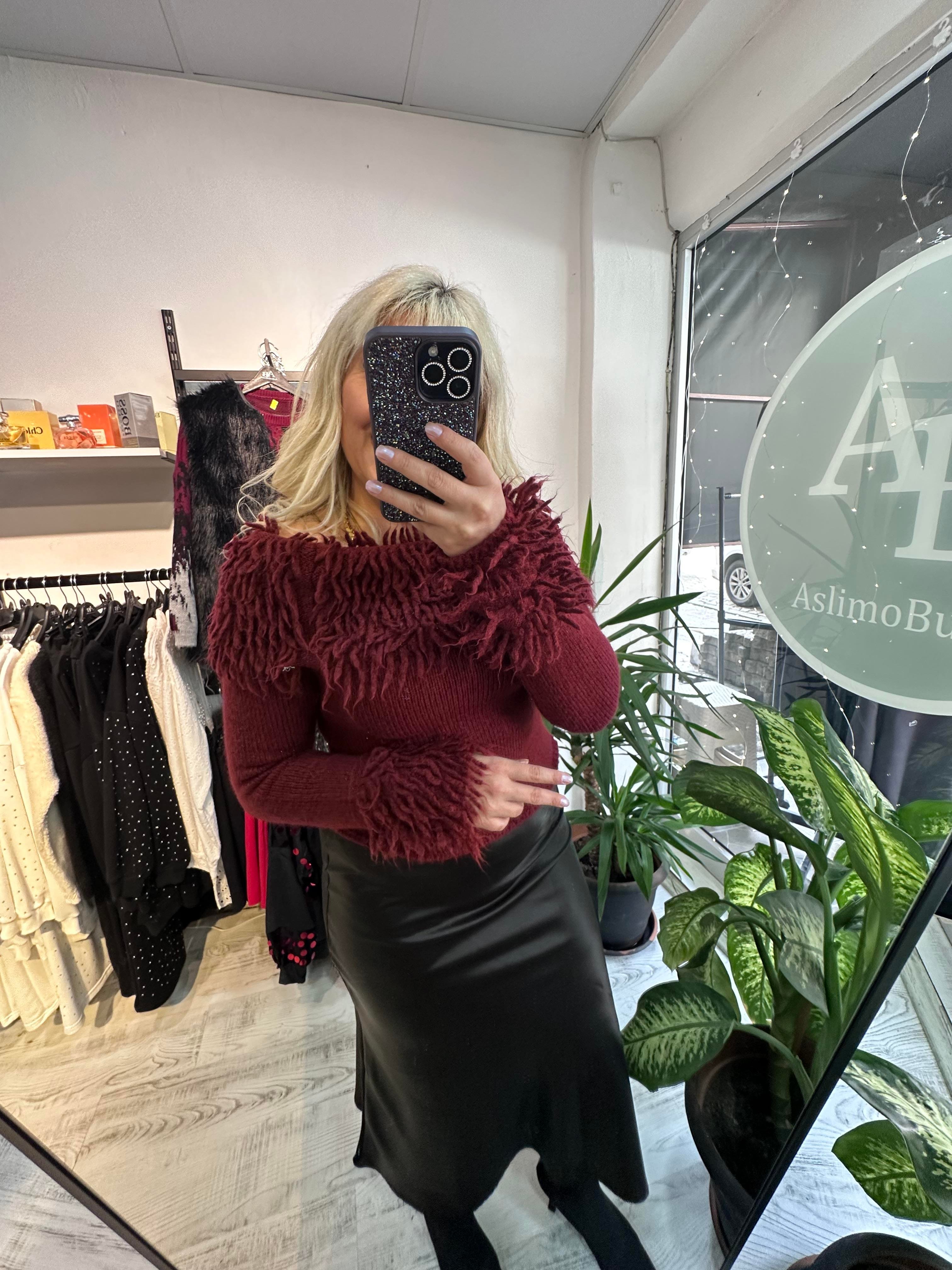 Madonna Yaka Püsküllü Triko Kazak