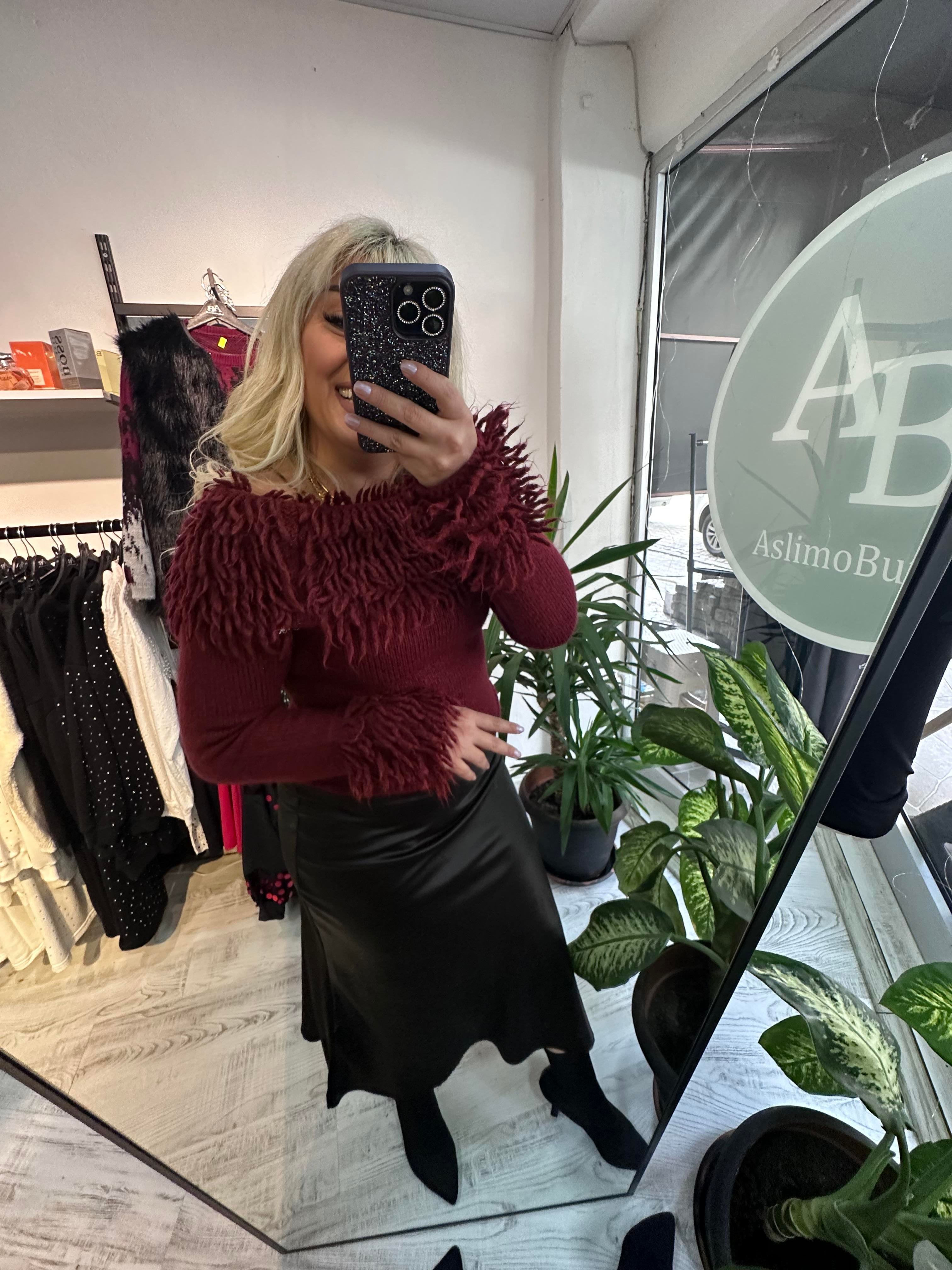 Madonna Yaka Püsküllü Triko Kazak