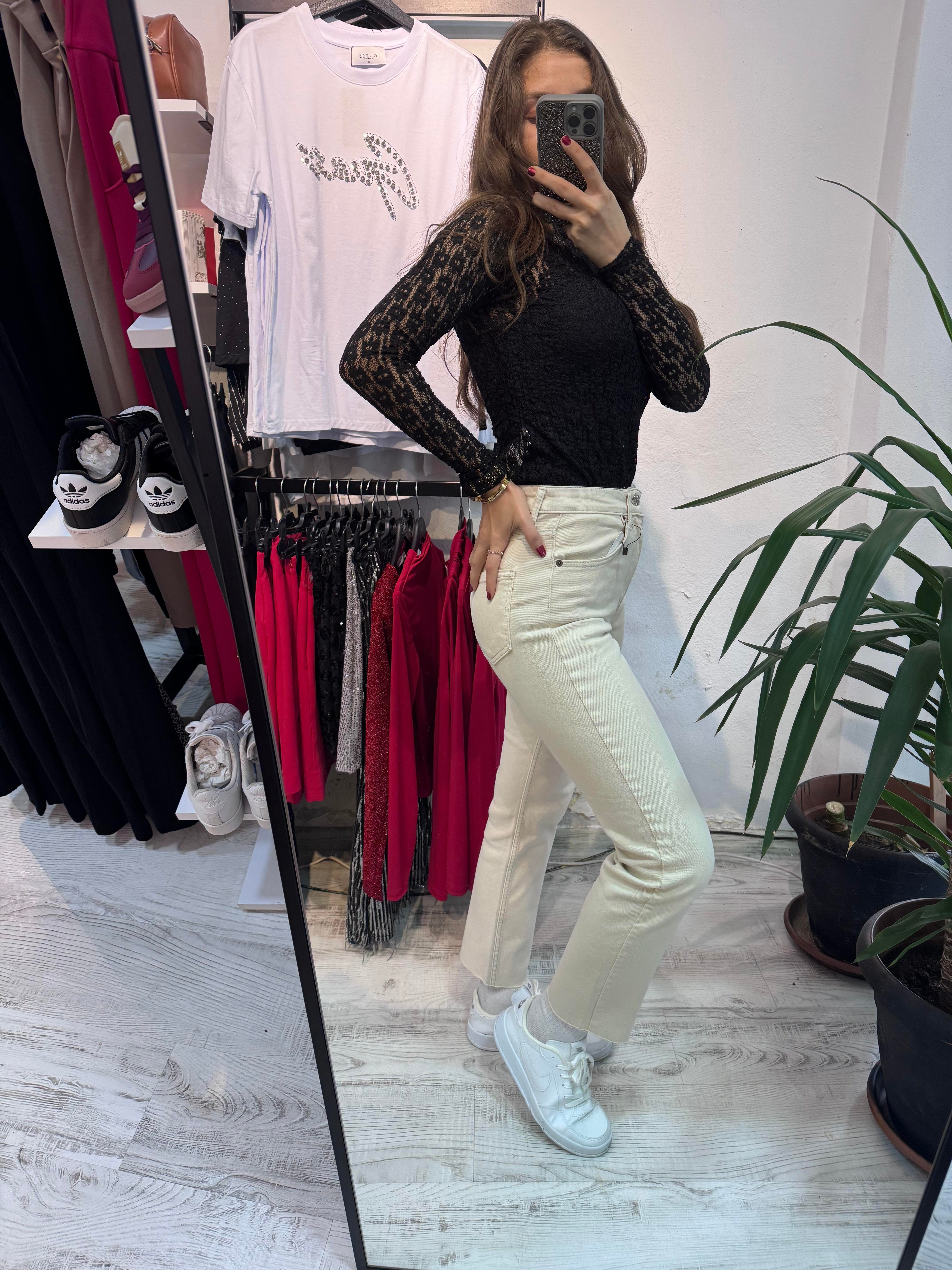 Marka Model Likralı Mom Kalıp Taş Jean 