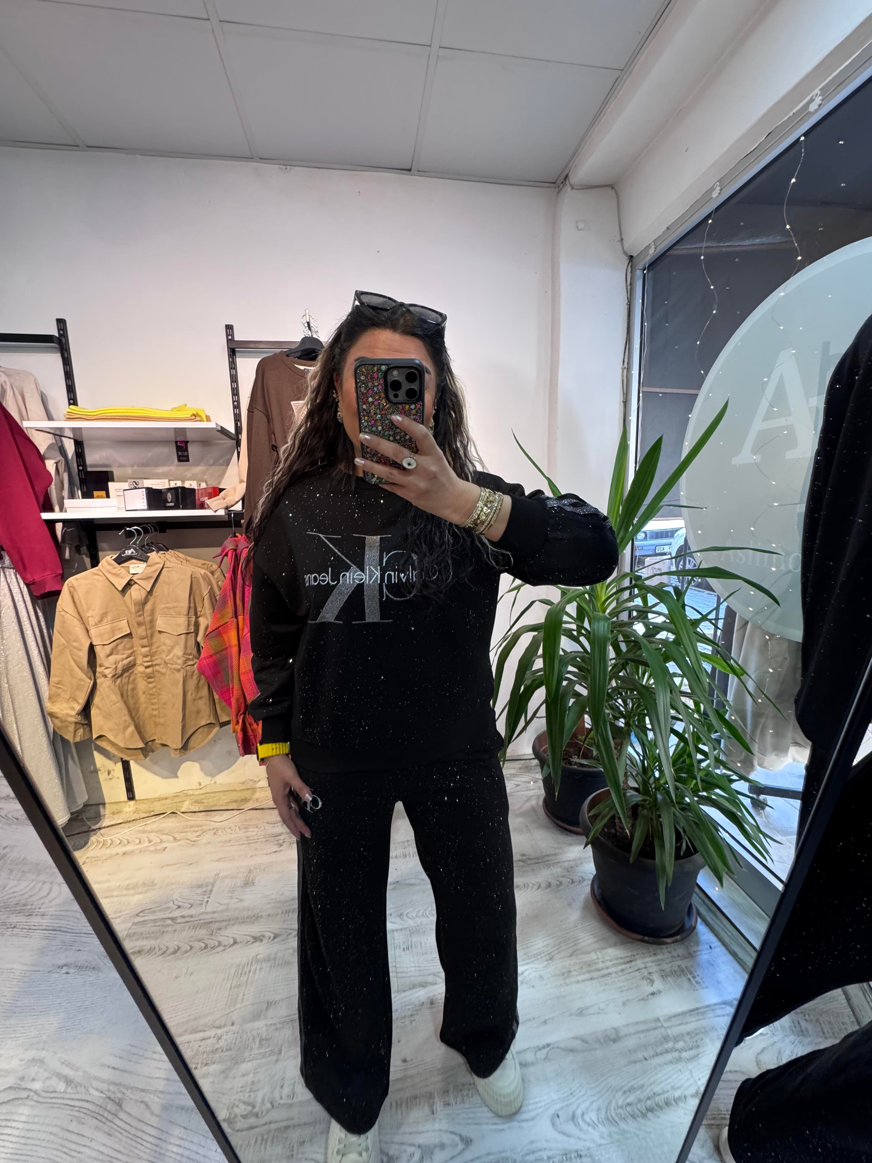 Marka Model Parlak Şerit Detaylı Takım