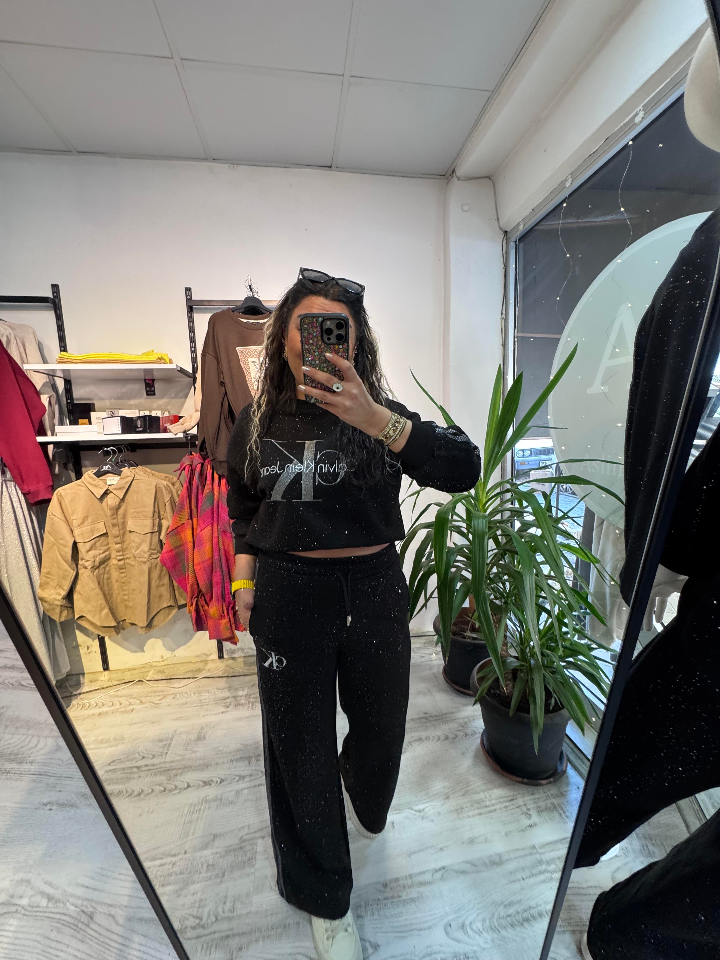 Marka Model Parlak Şerit Detaylı Takım