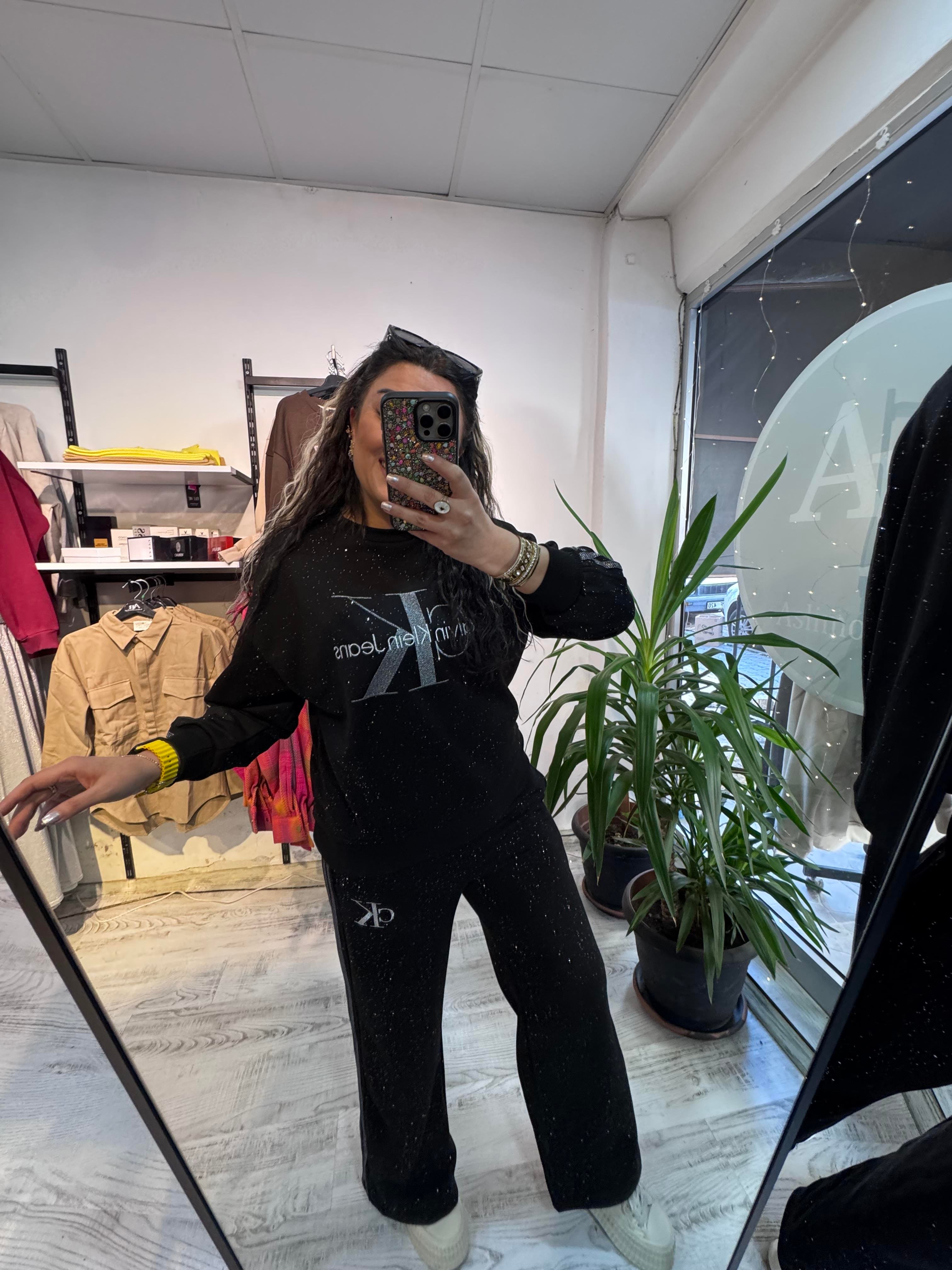 Marka Model Parlak Şerit Detaylı Takım