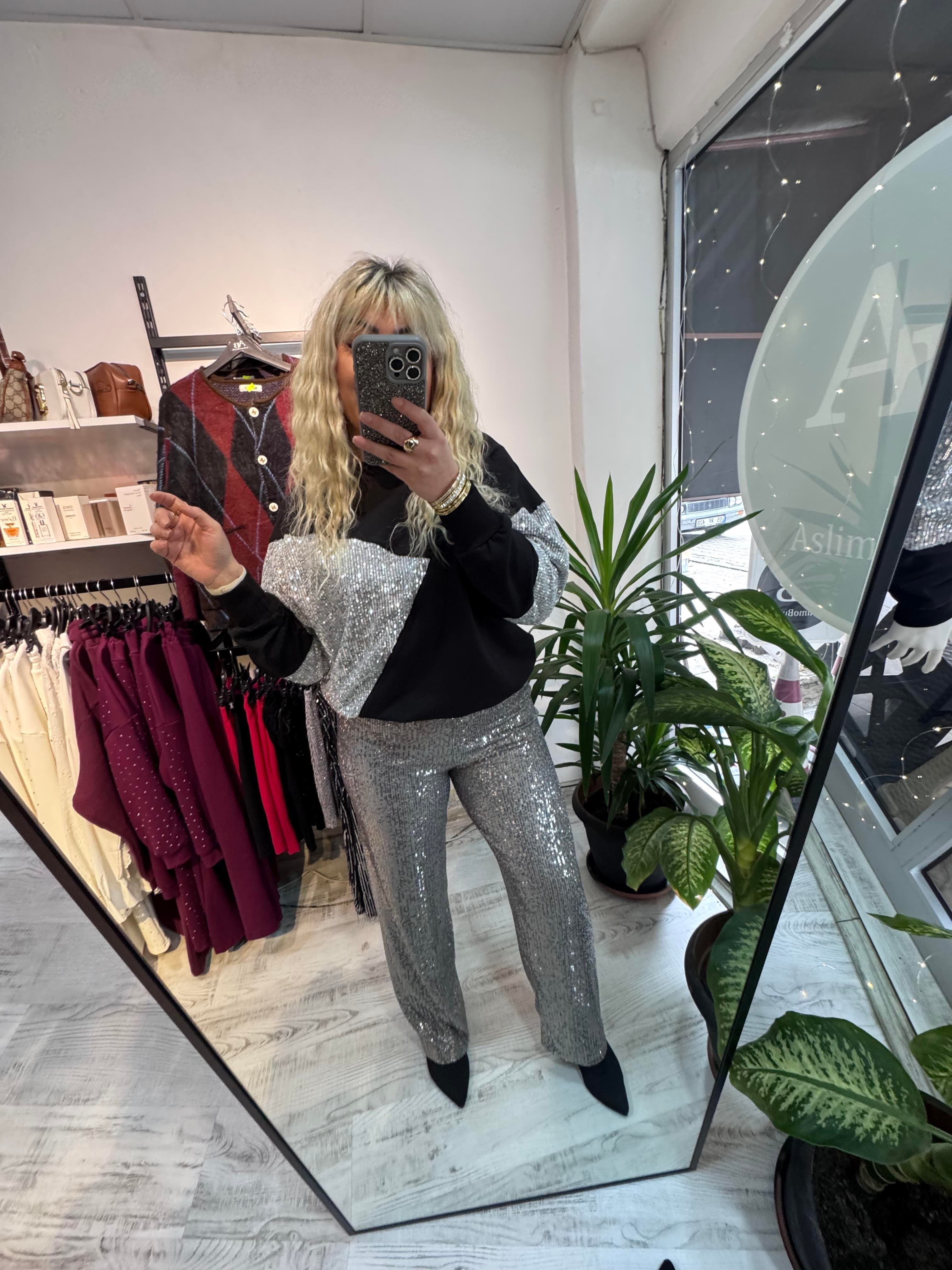 Marka Model Payet Detaylı Tasarım Sweat