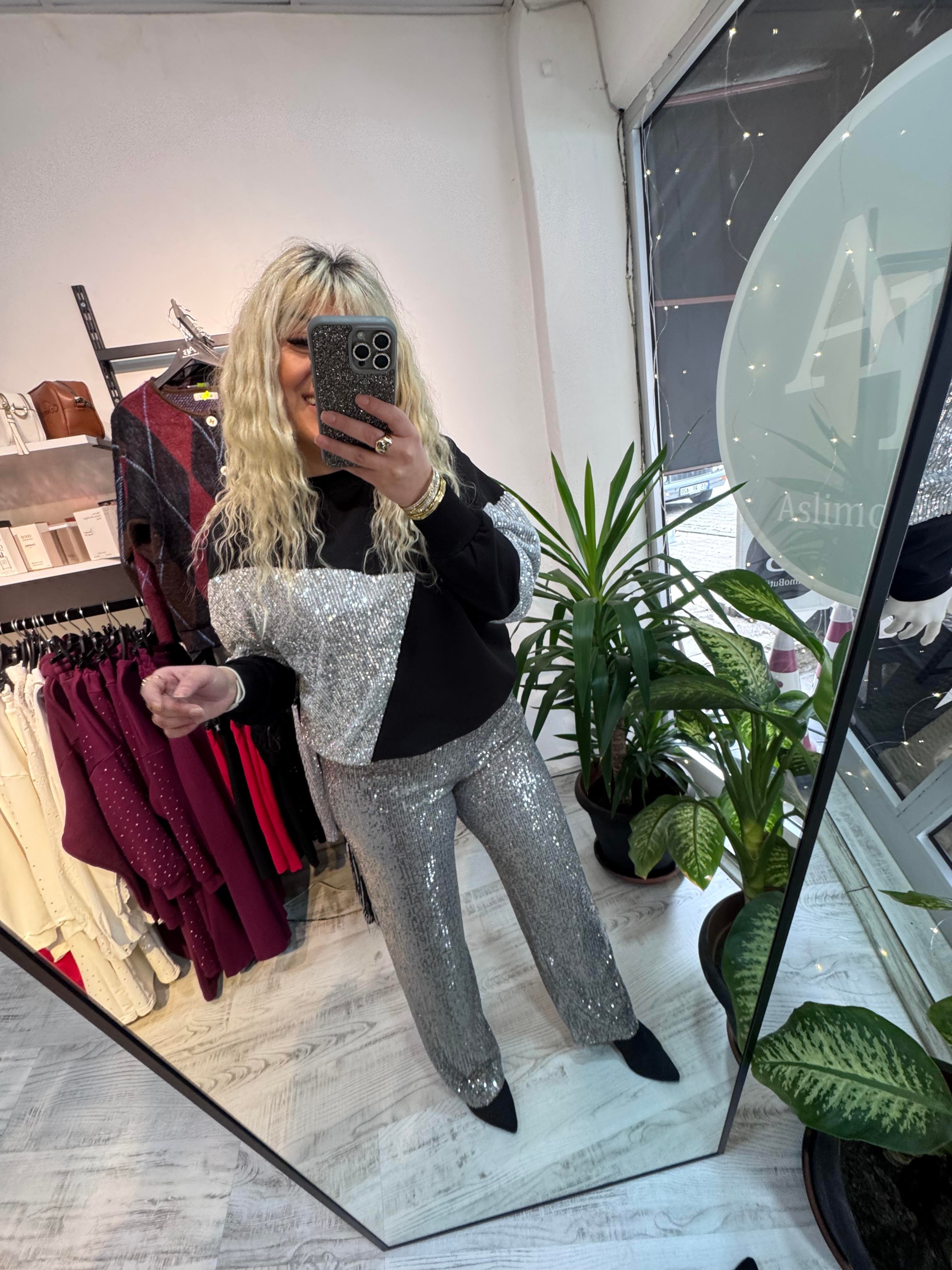 Marka Model Payet Detaylı Tasarım Sweat