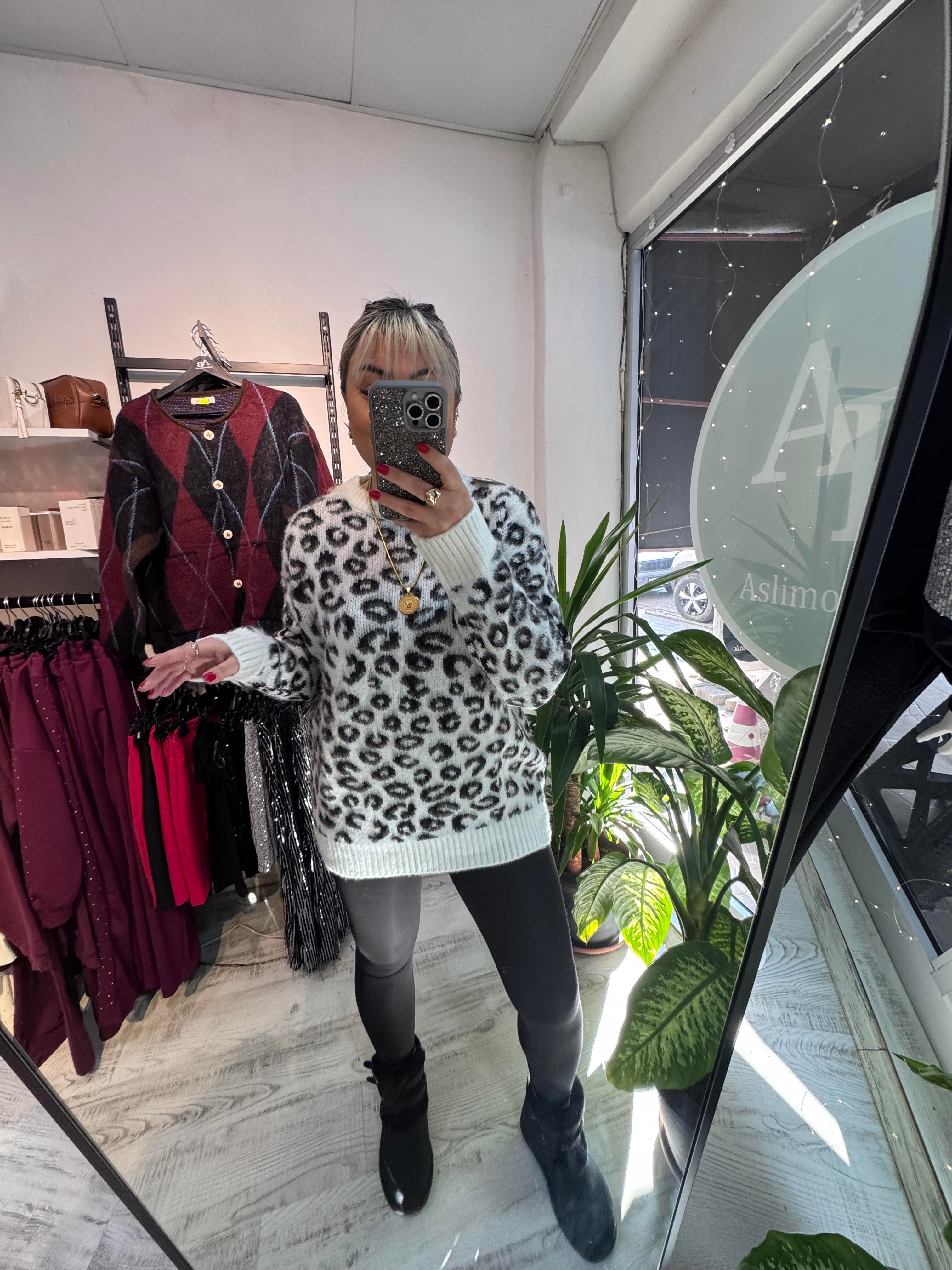 Marka Model Premium Kalite Leoparlı  İpek Triko Kazak 