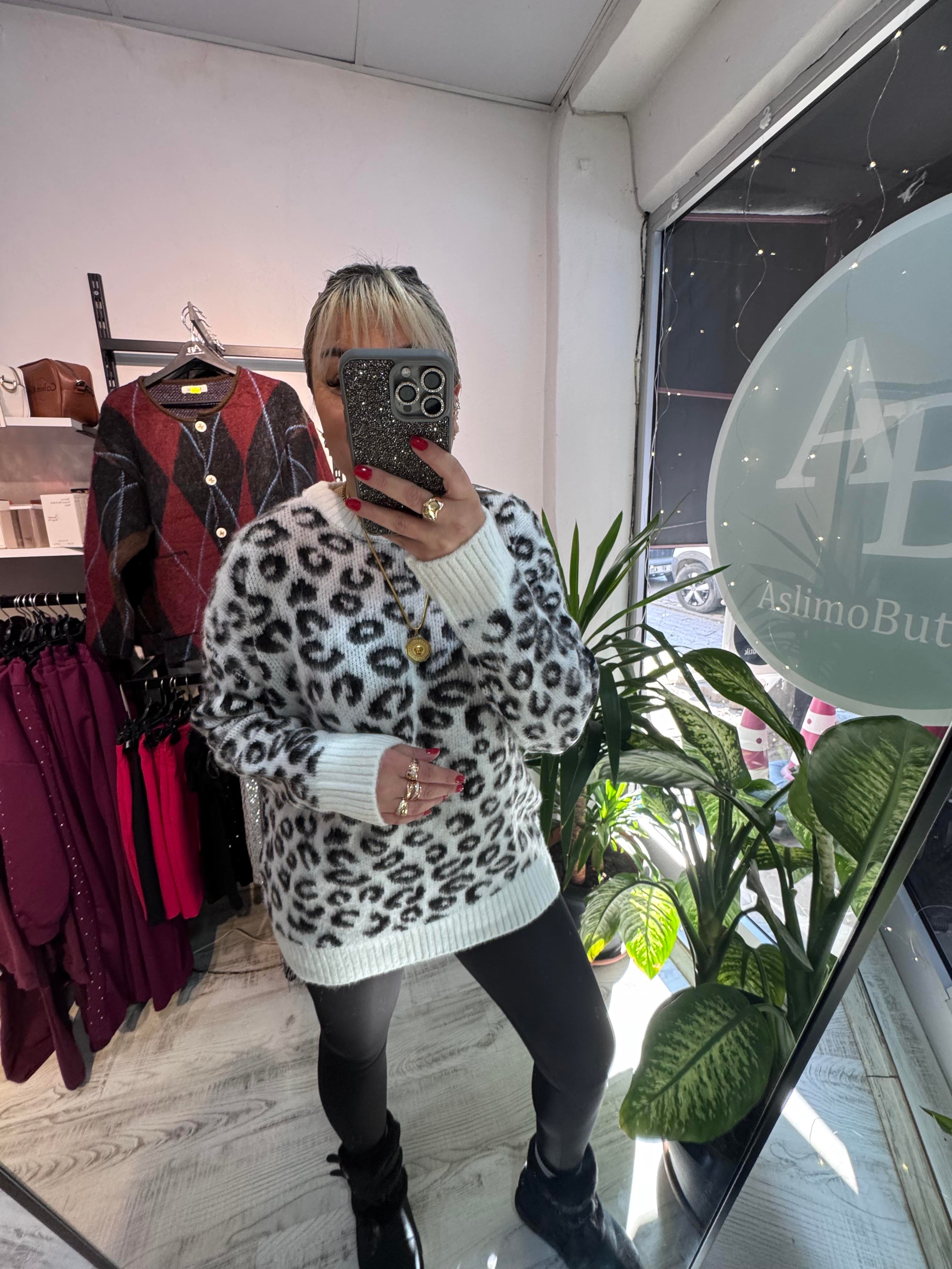 Marka Model Premium Kalite Leoparlı  İpek Triko Kazak 