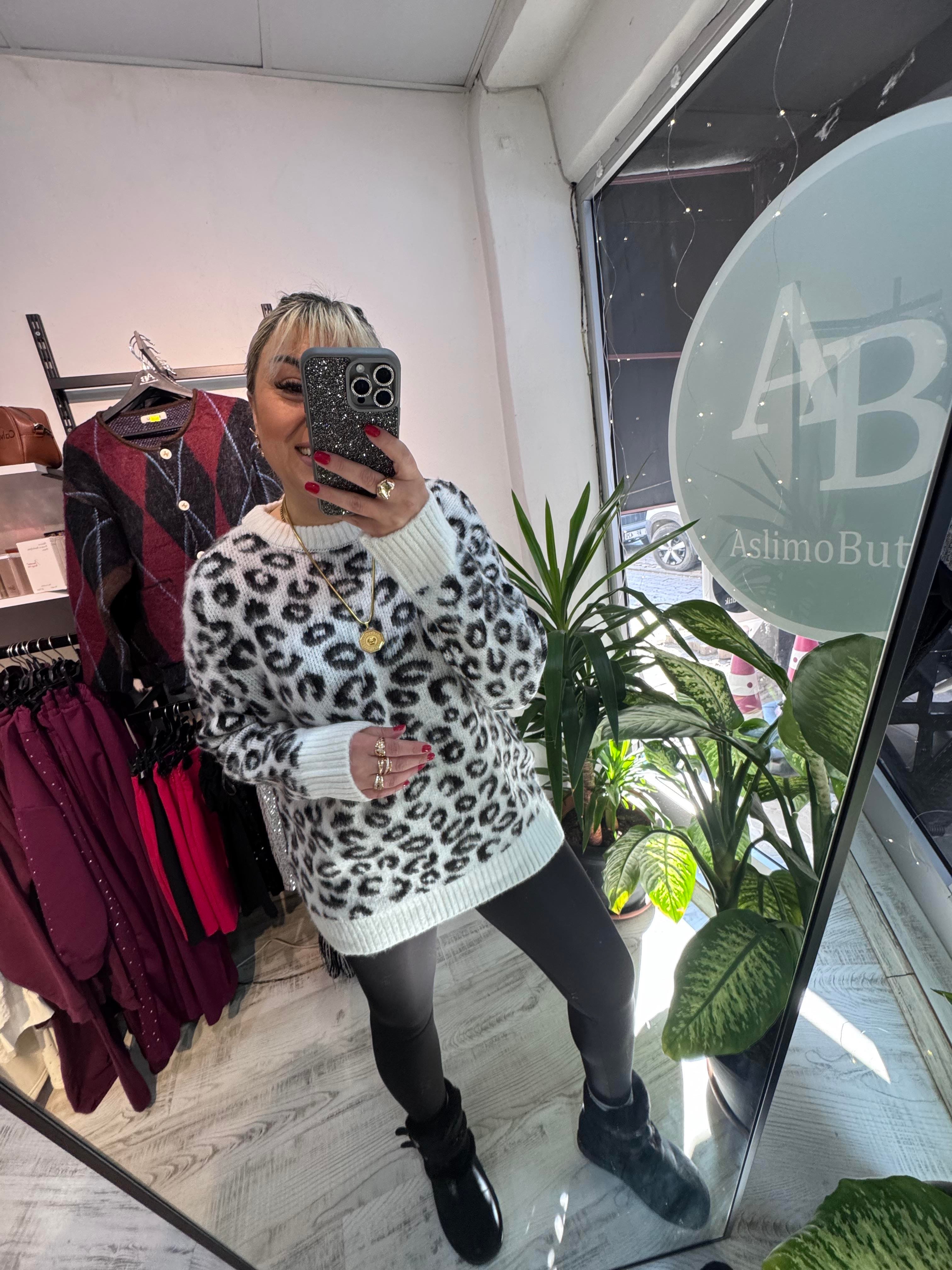 Marka Model Premium Kalite Leoparlı  İpek Triko Kazak 