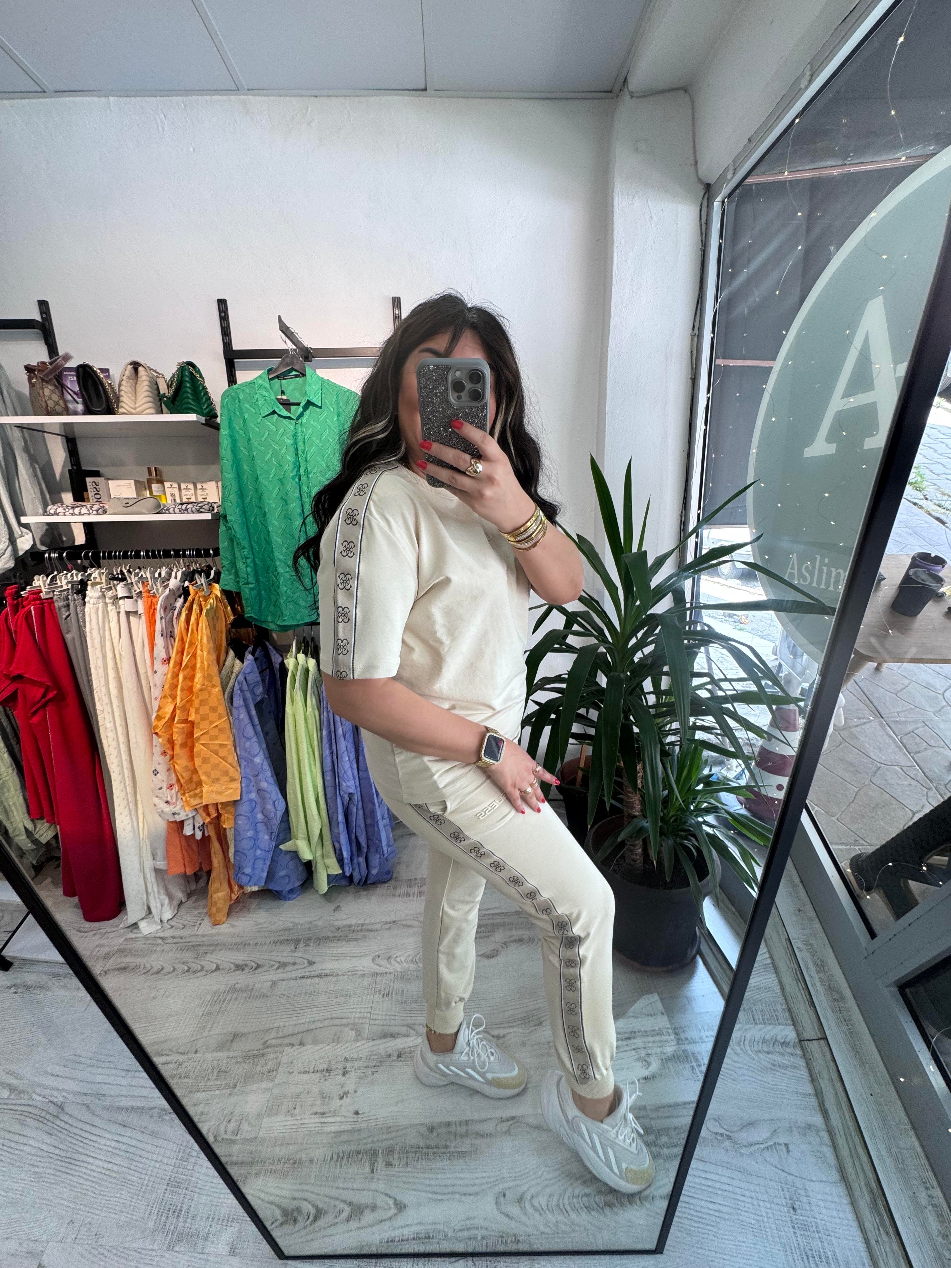 Marka Model Şeritli Bej Takım