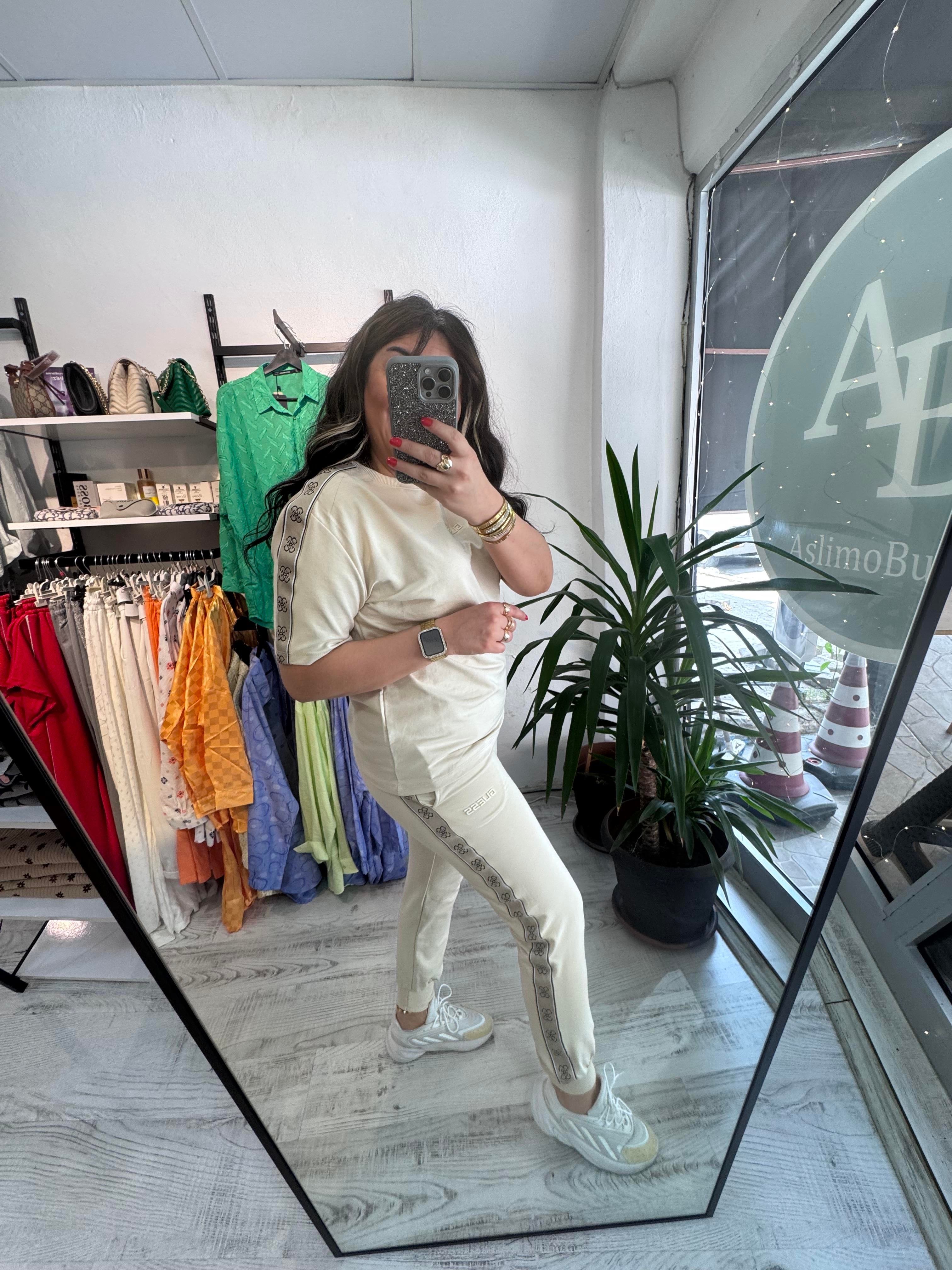 Marka Model Şeritli Bej Takım