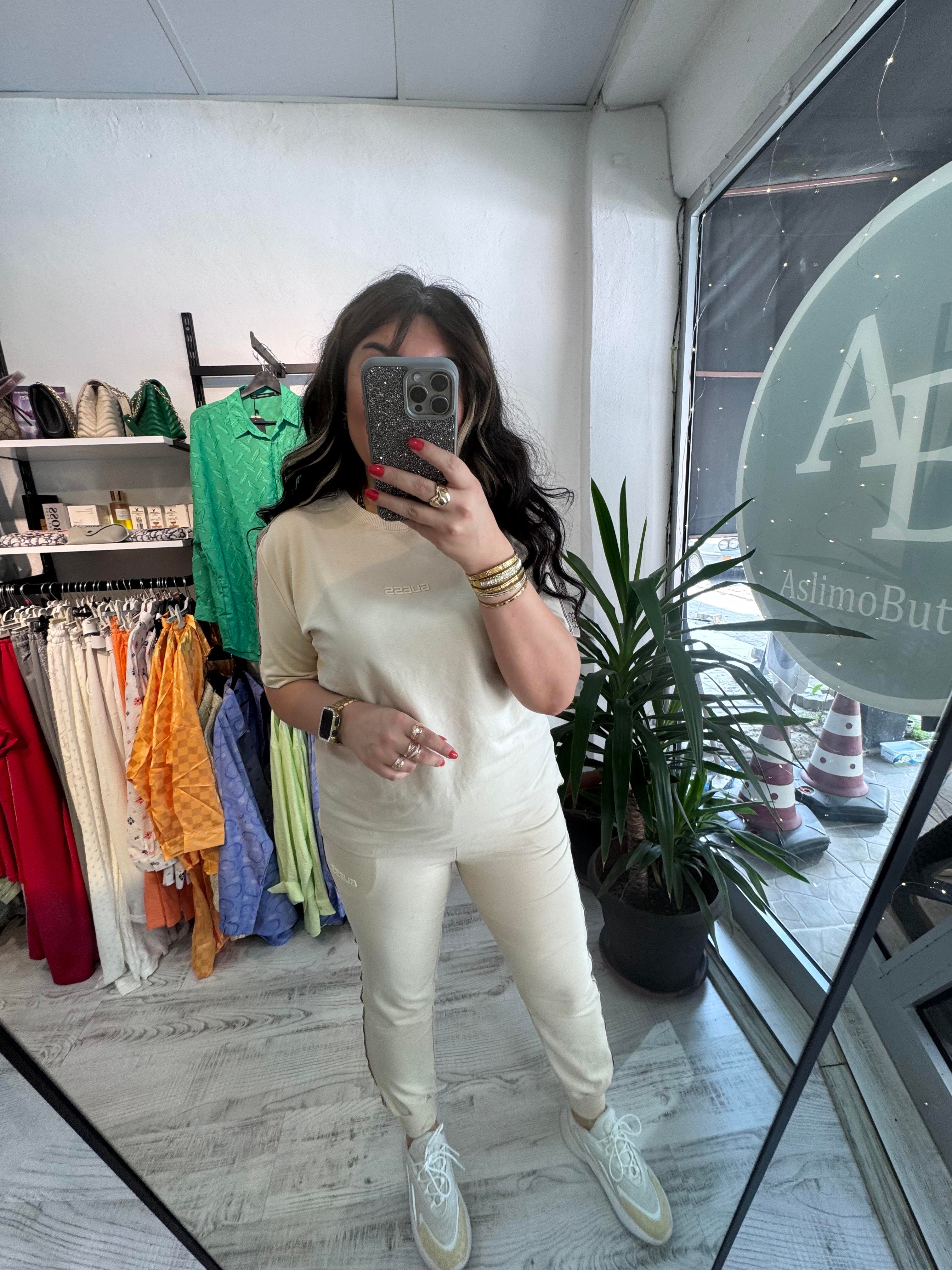 Marka Model Şeritli Bej Takım