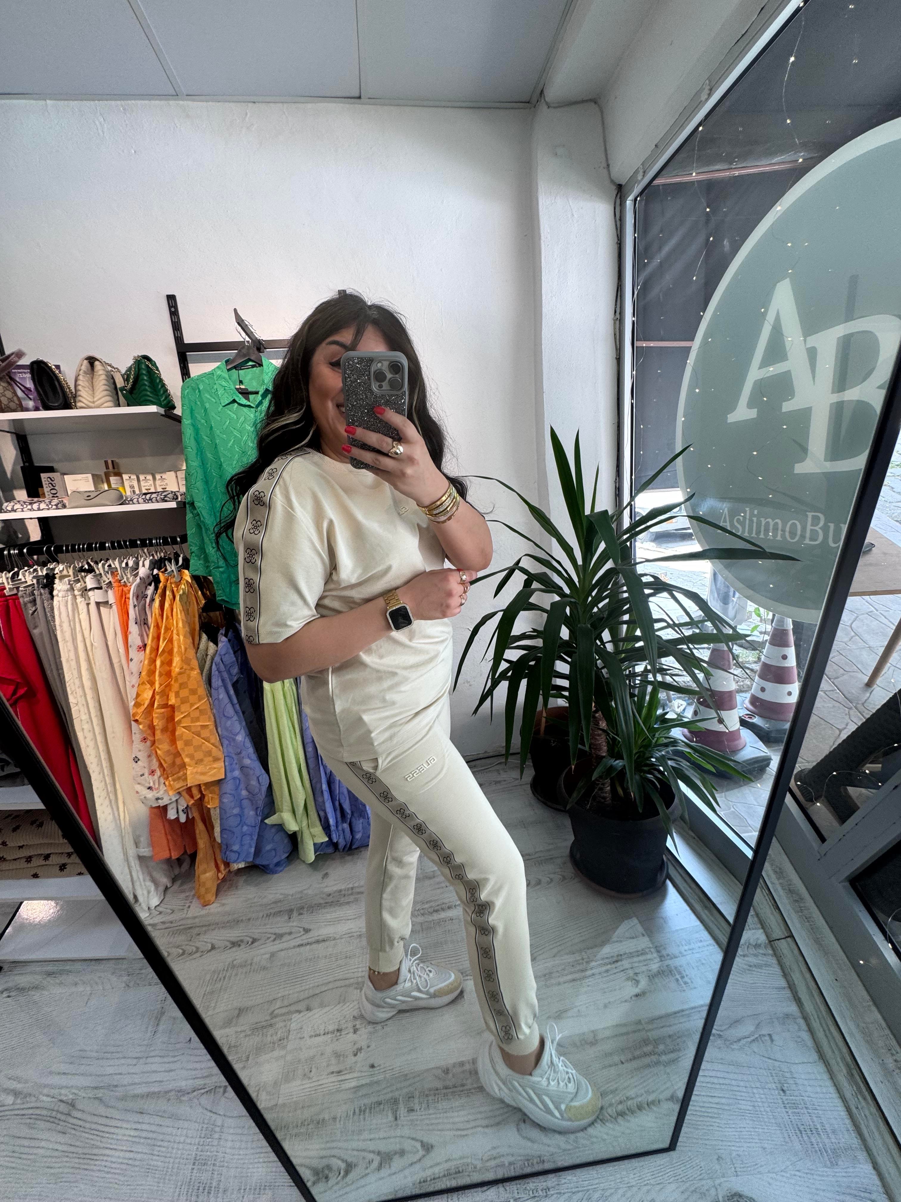 Marka Model Şeritli Bej Takım