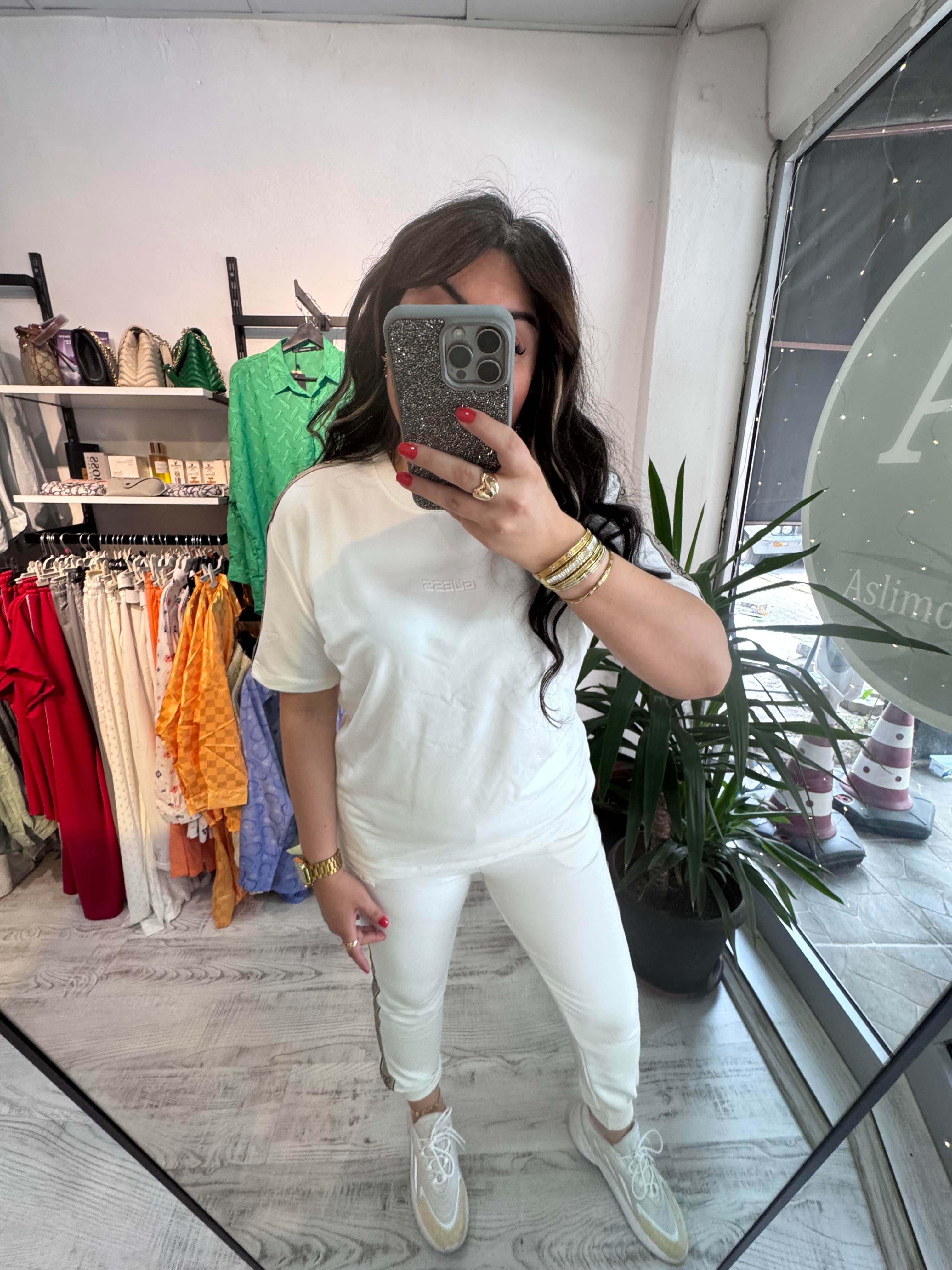 Marka Model Şeritli Beyaz Takım 