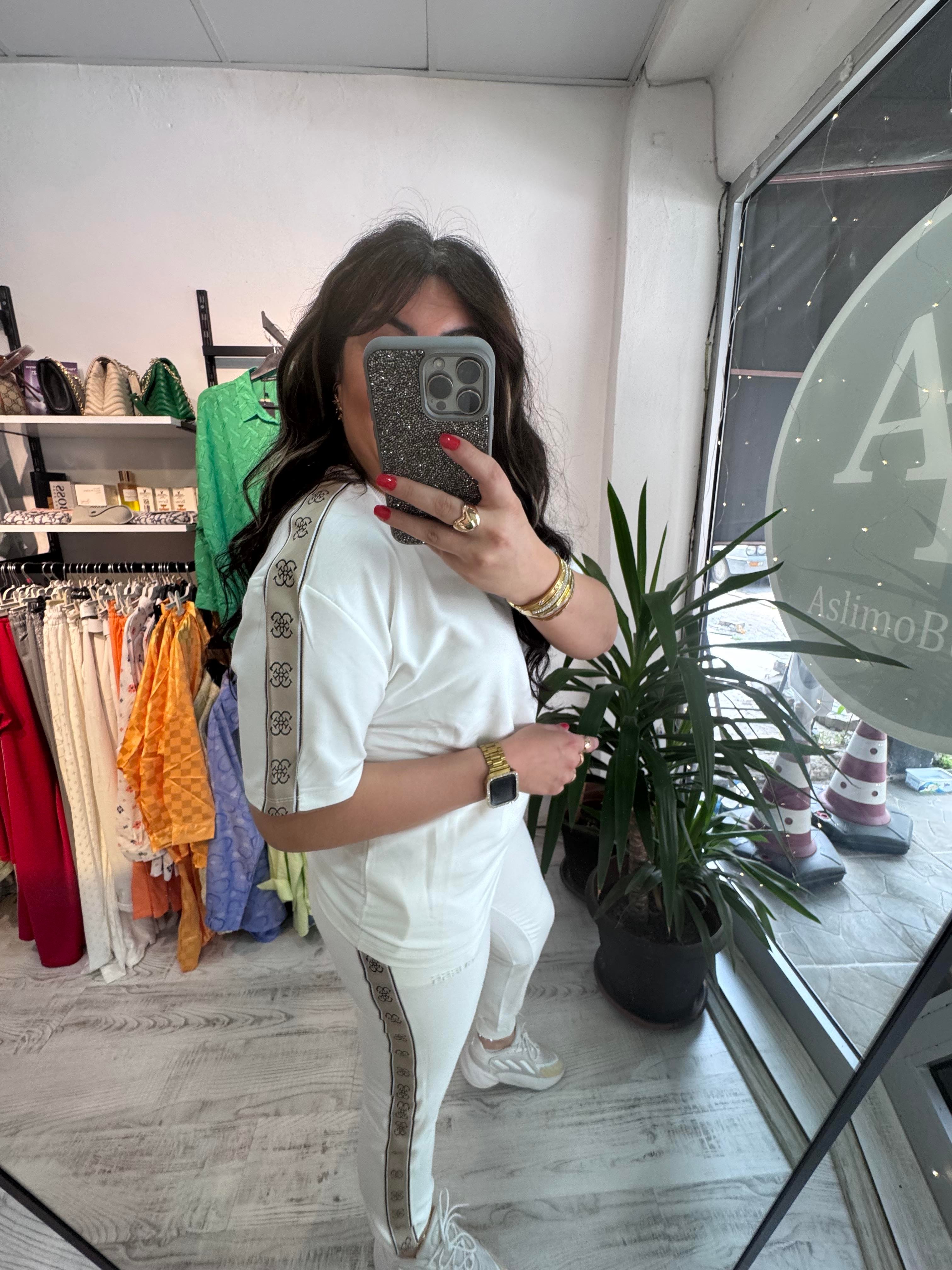 Marka Model Şeritli Beyaz Takım 