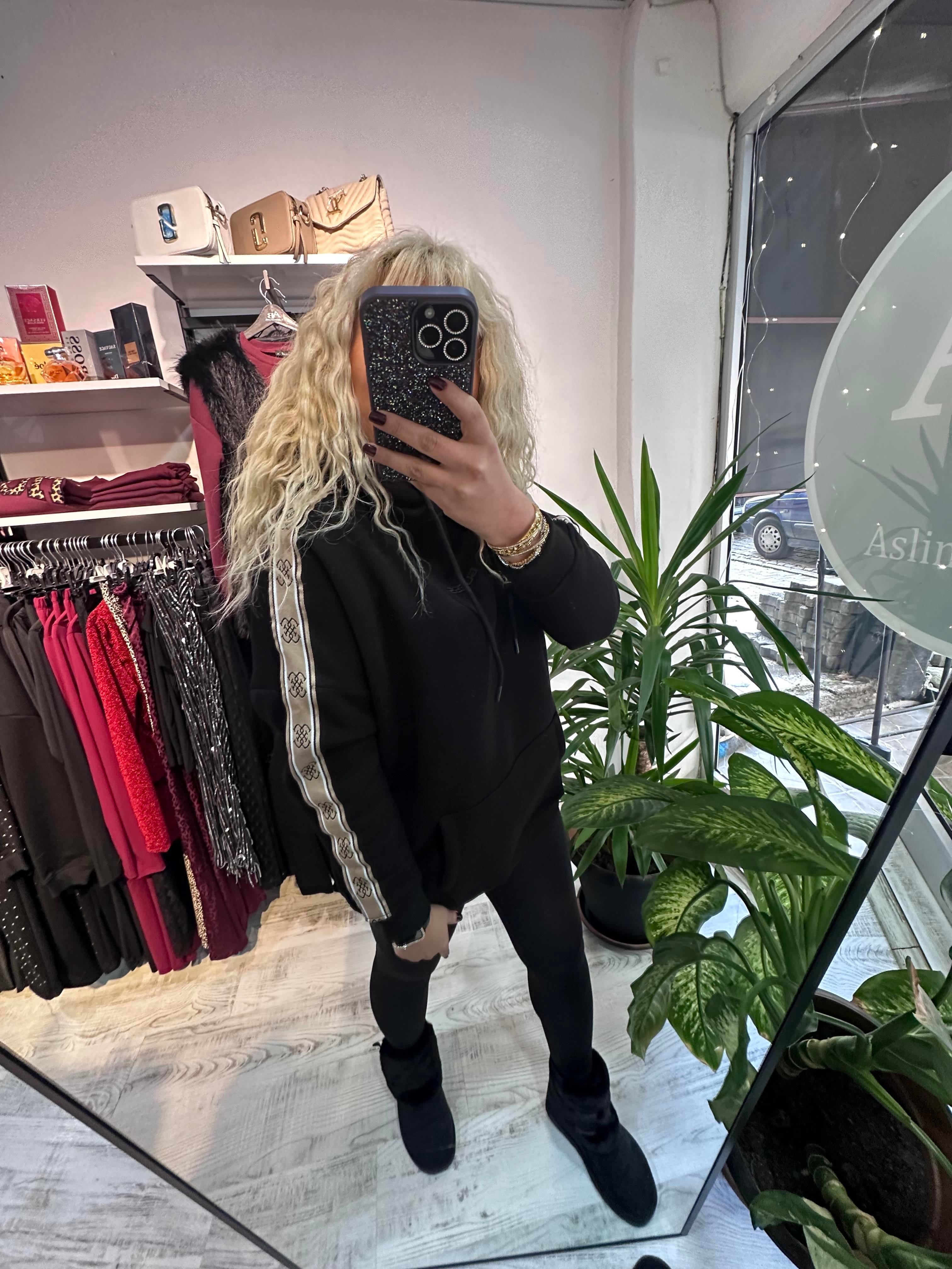 Marka Model Şeritli Kapşonlu Siyah Sweat