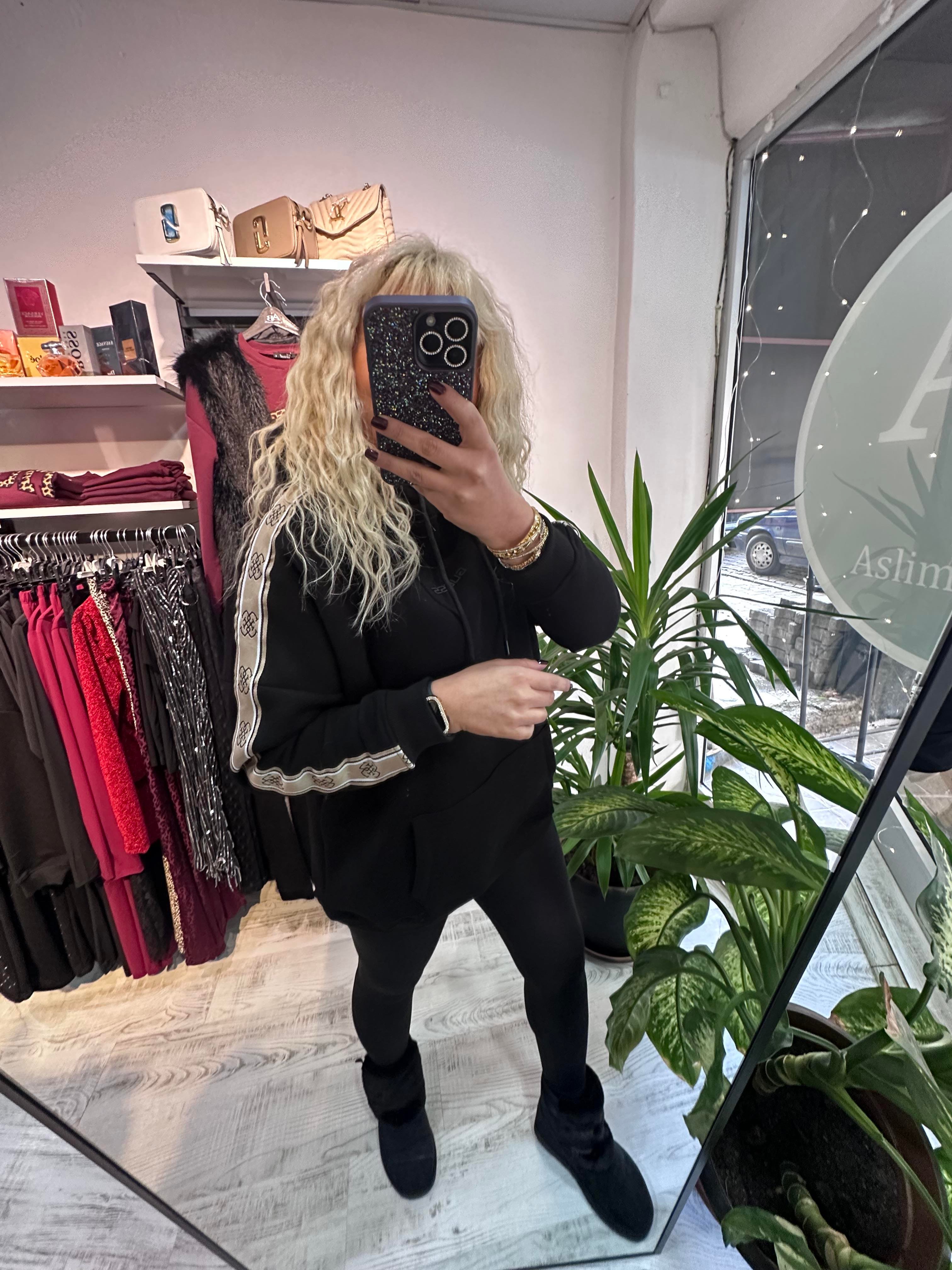 Marka Model Şeritli Kapşonlu Siyah Sweat