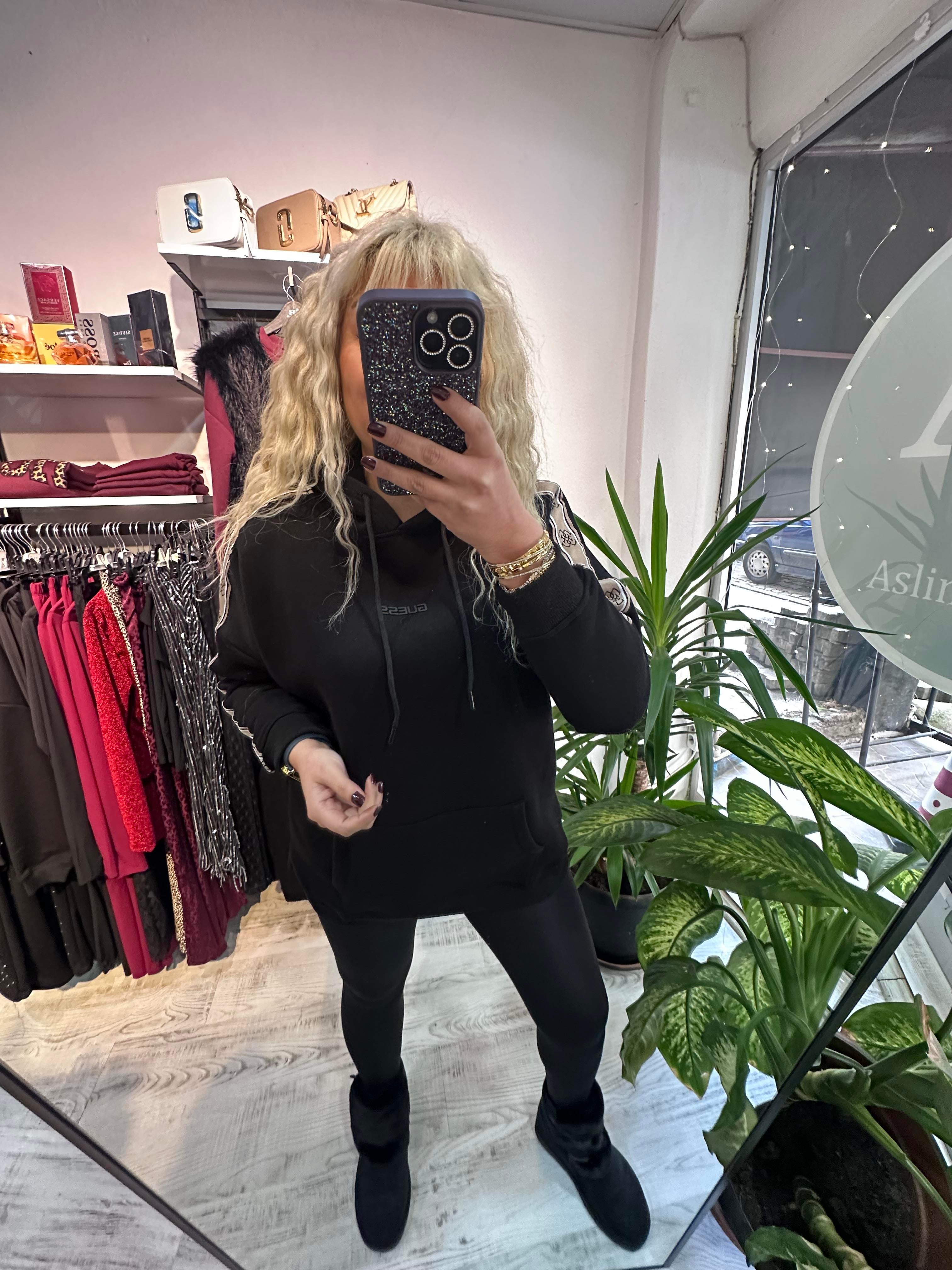 Marka Model Şeritli Kapşonlu Siyah Sweat