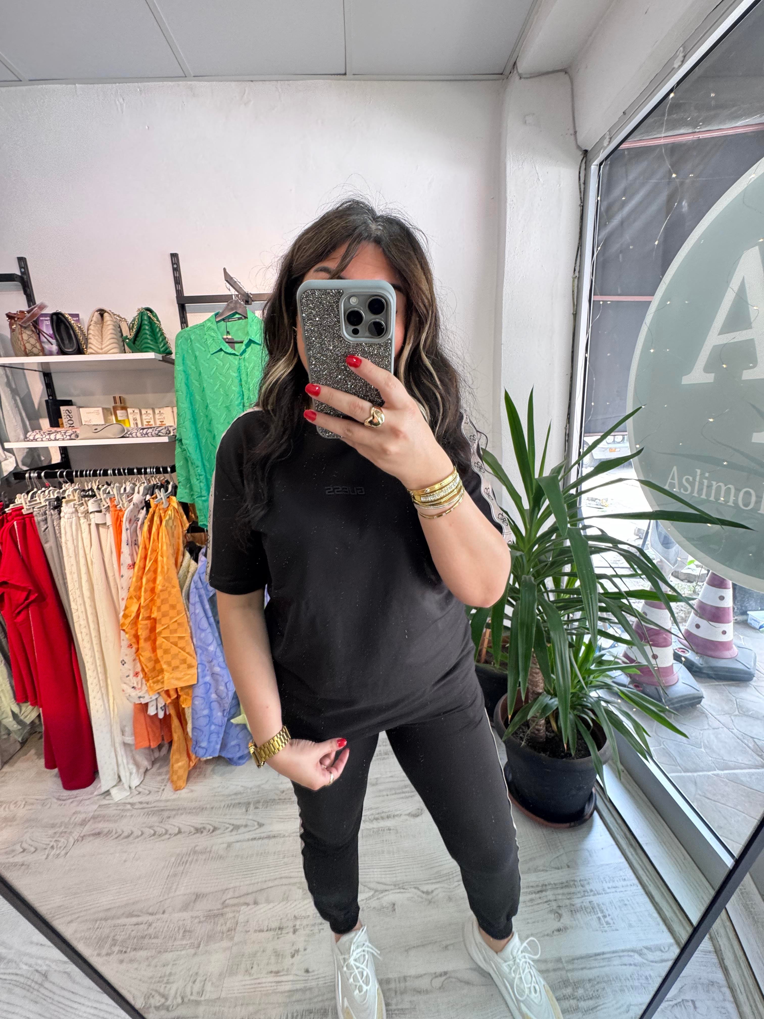 Marka Model Şeritli Siyah Takım