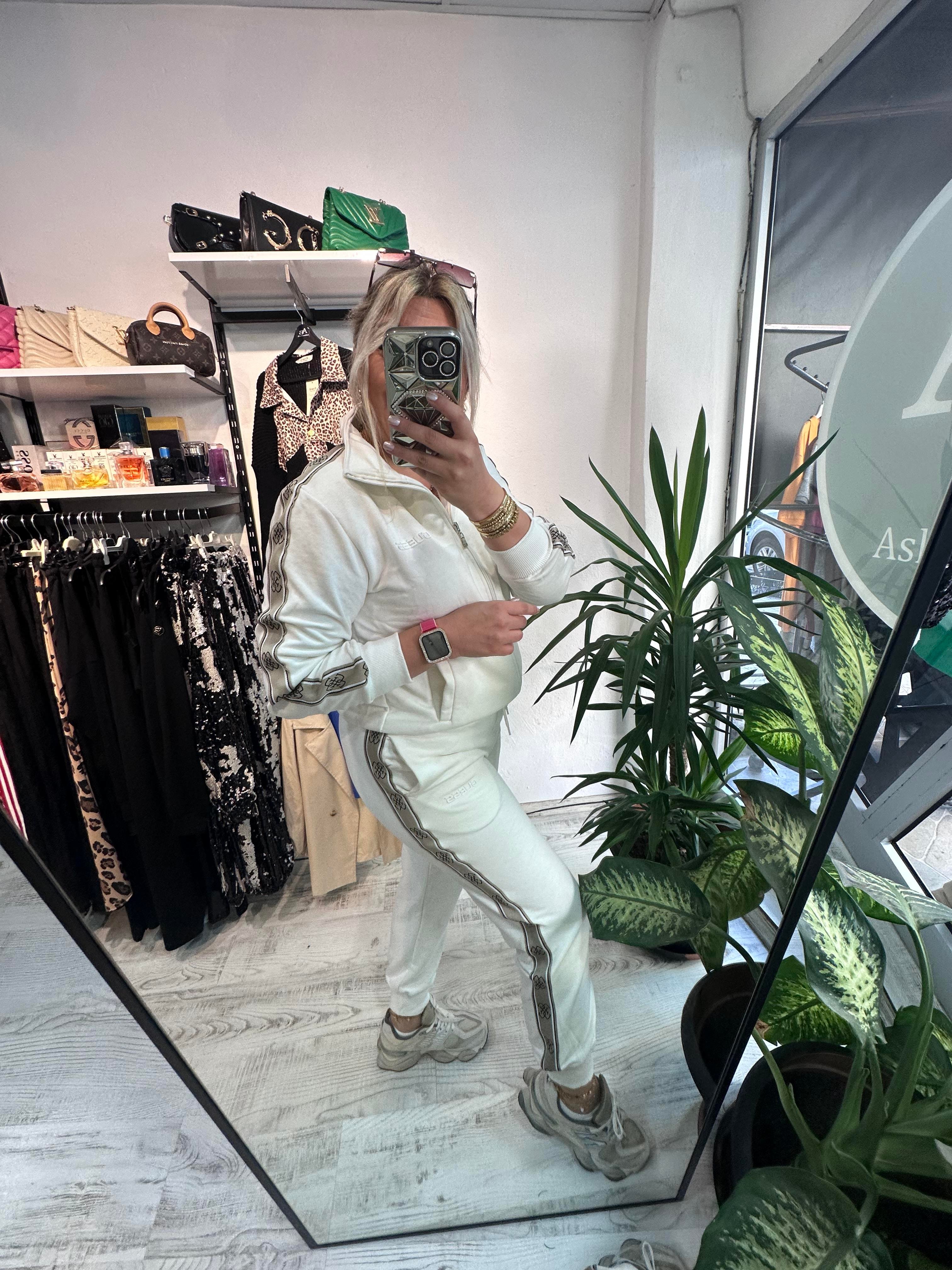 Marka Model Şeritli Taş Takım