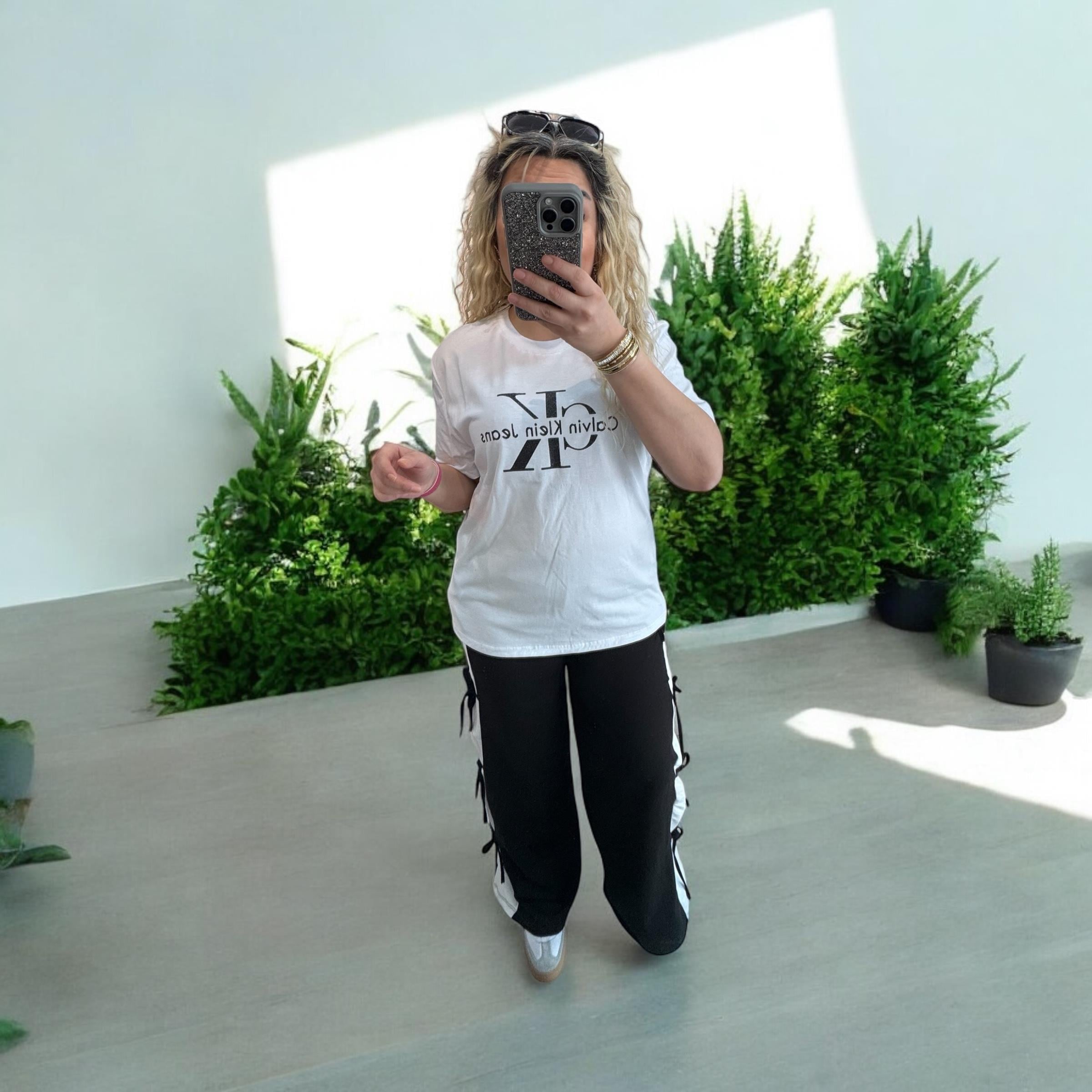 Marka Model Simli Beyaz Tshirt