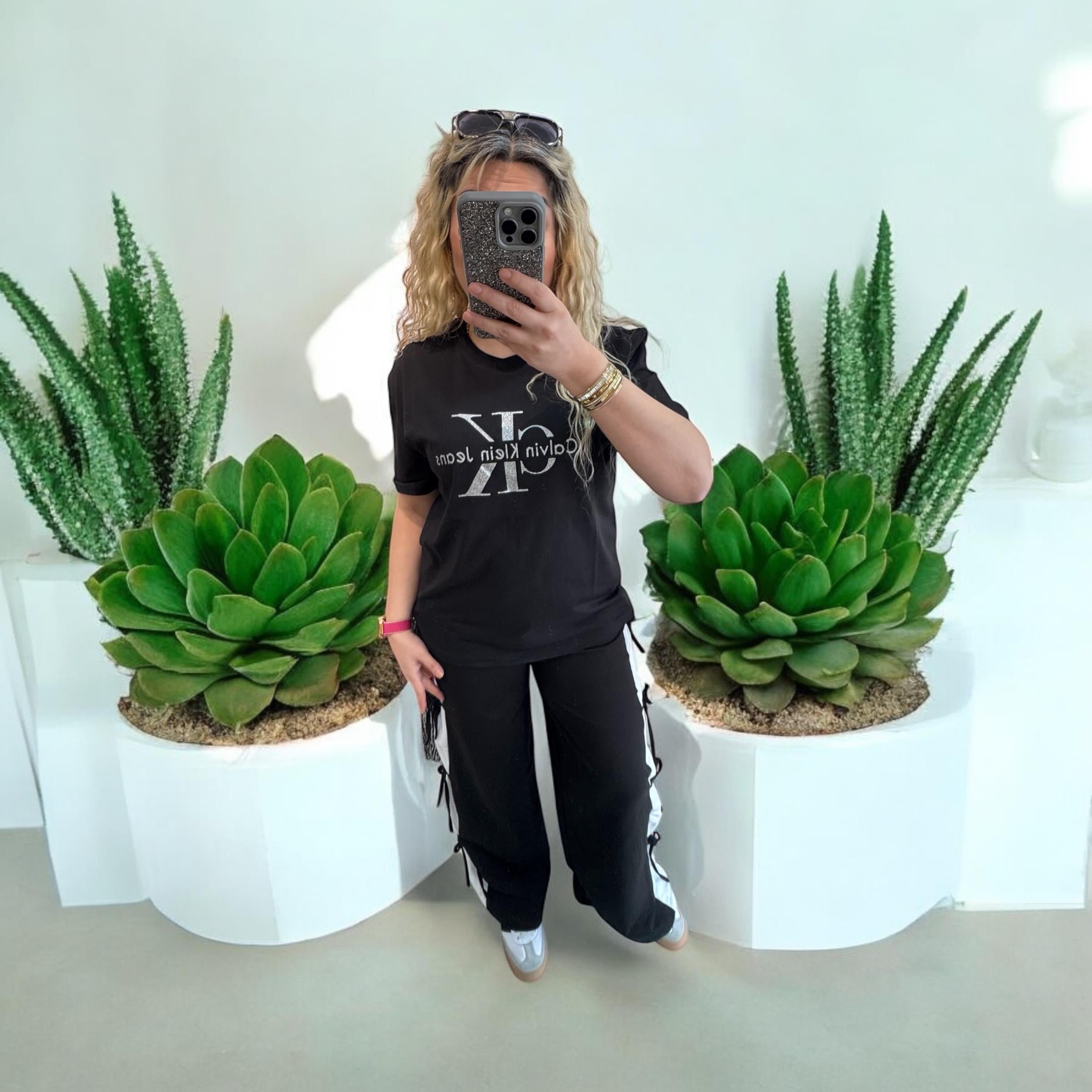 Marka Model Simli Siyah Tshirt