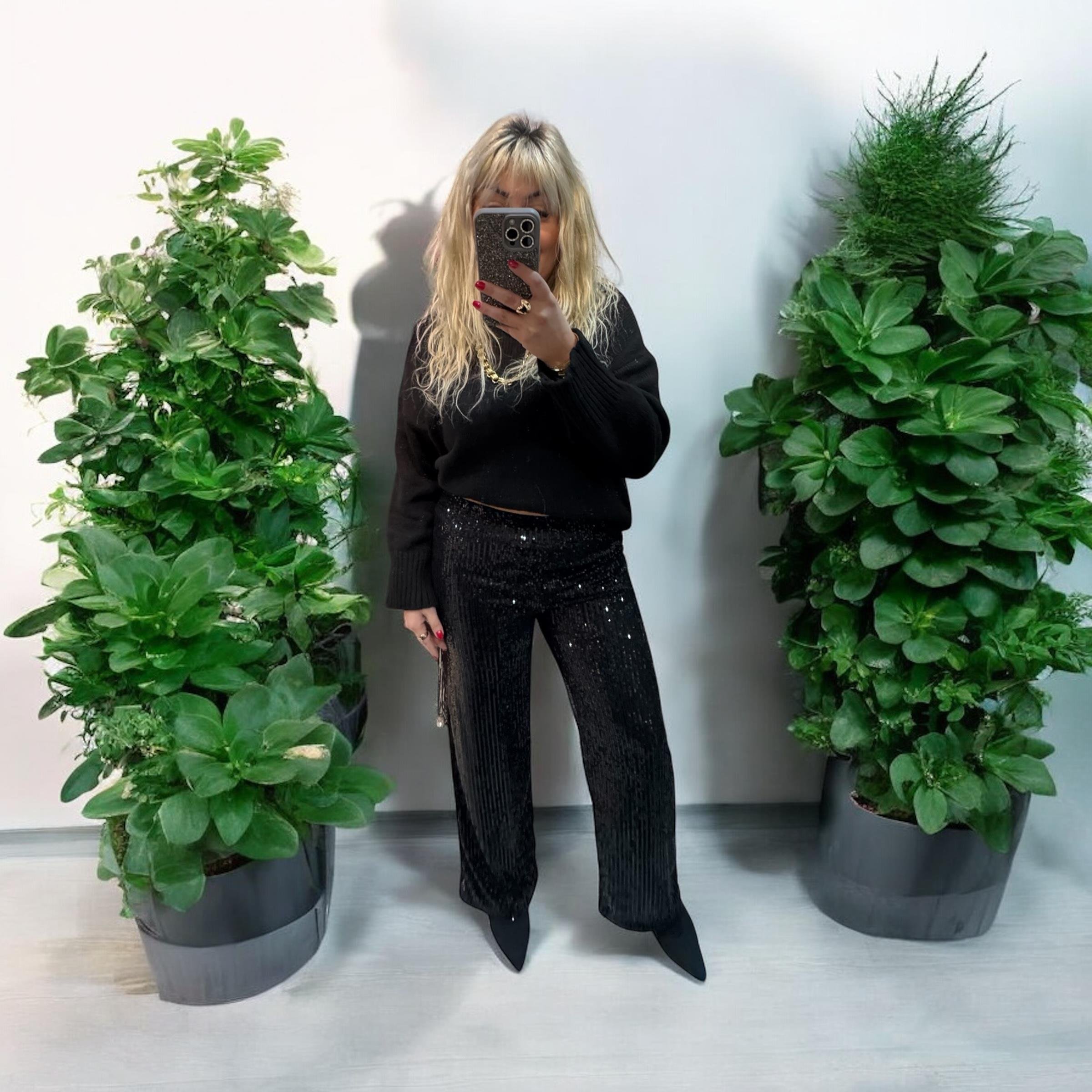 Marka Model Siyah Pul Payet Pantolon