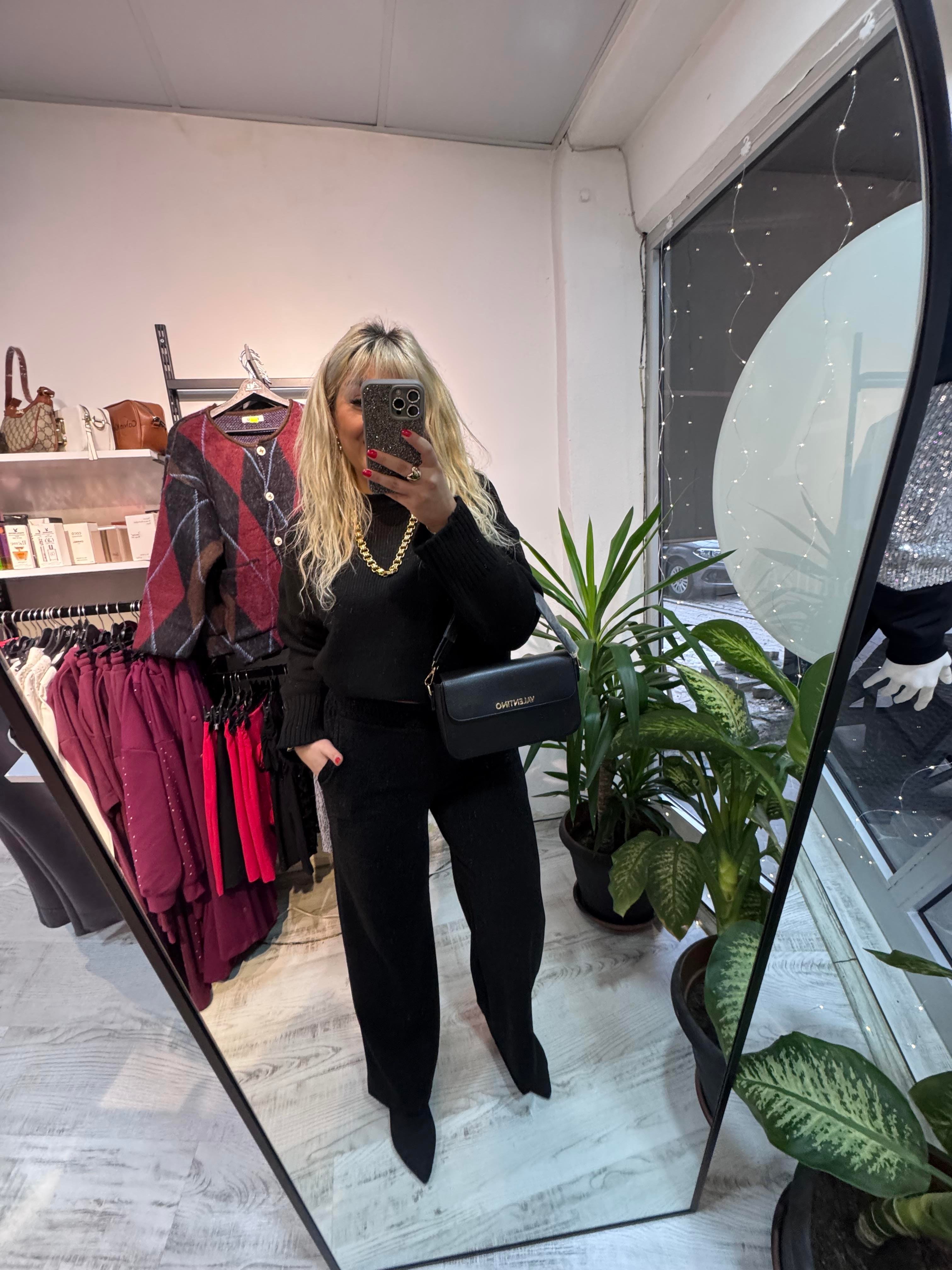 Marka Model Siyah Simli Pantolon