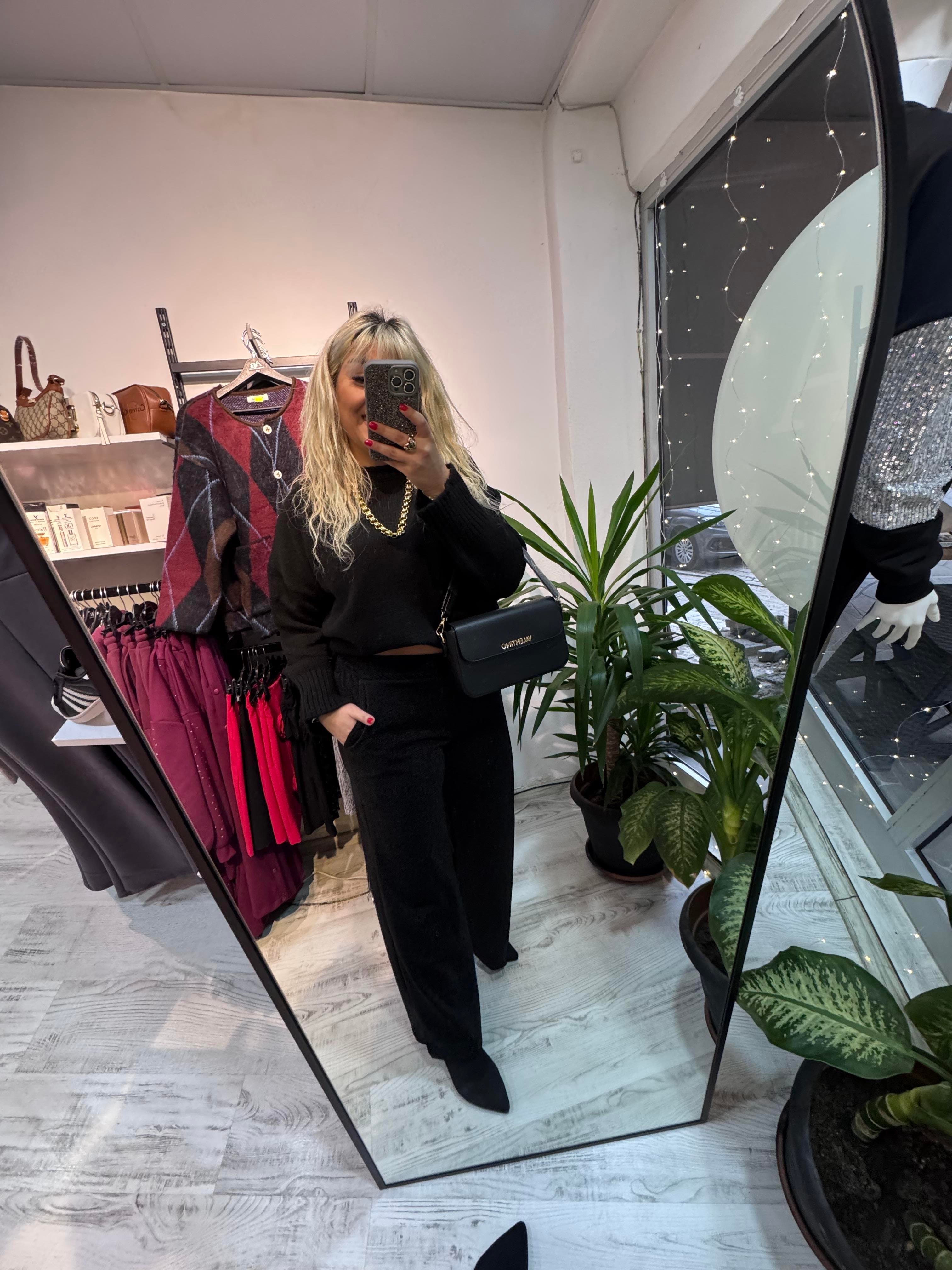 Marka Model Siyah Simli Pantolon