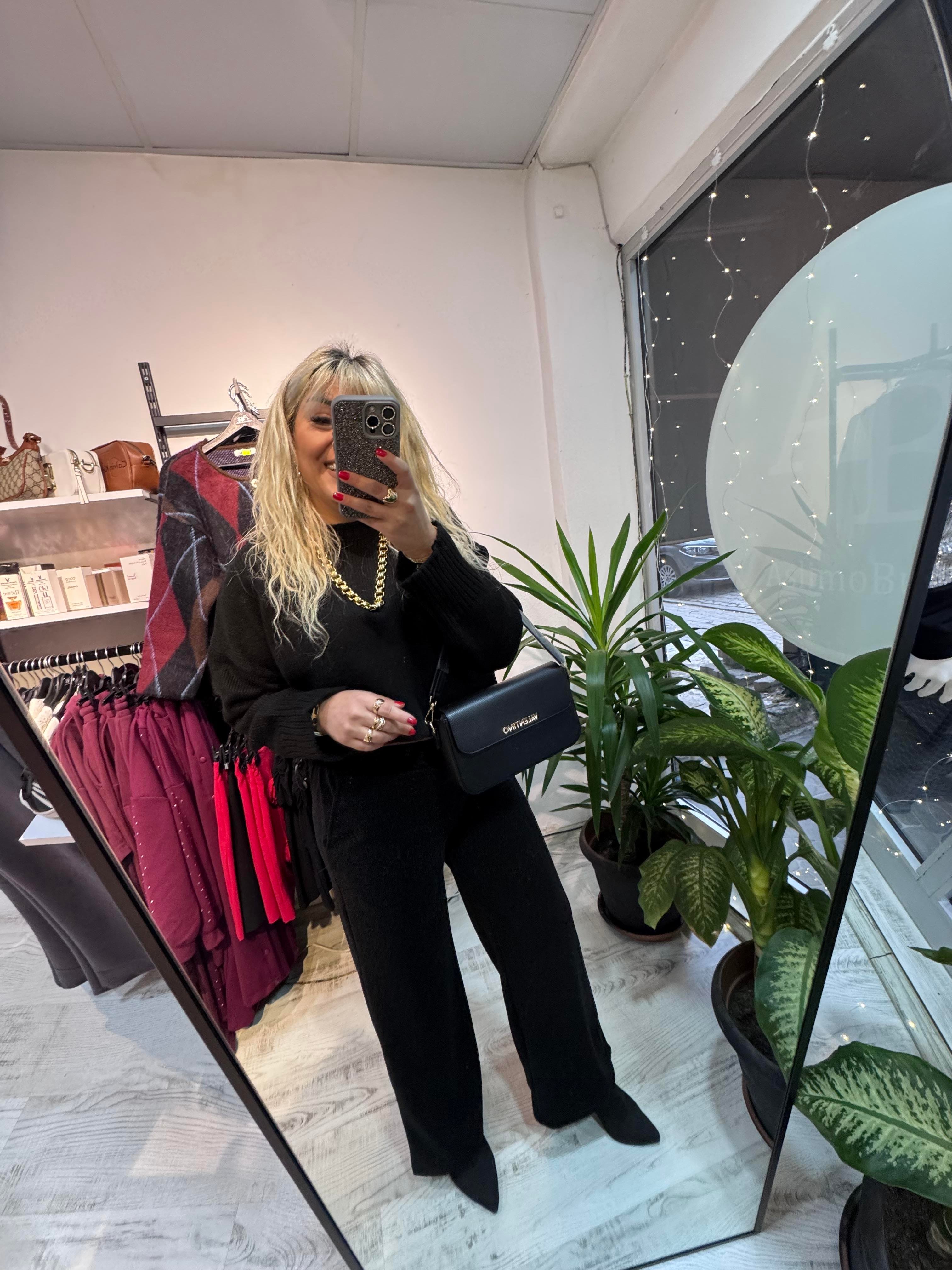 Marka Model Siyah Simli Pantolon