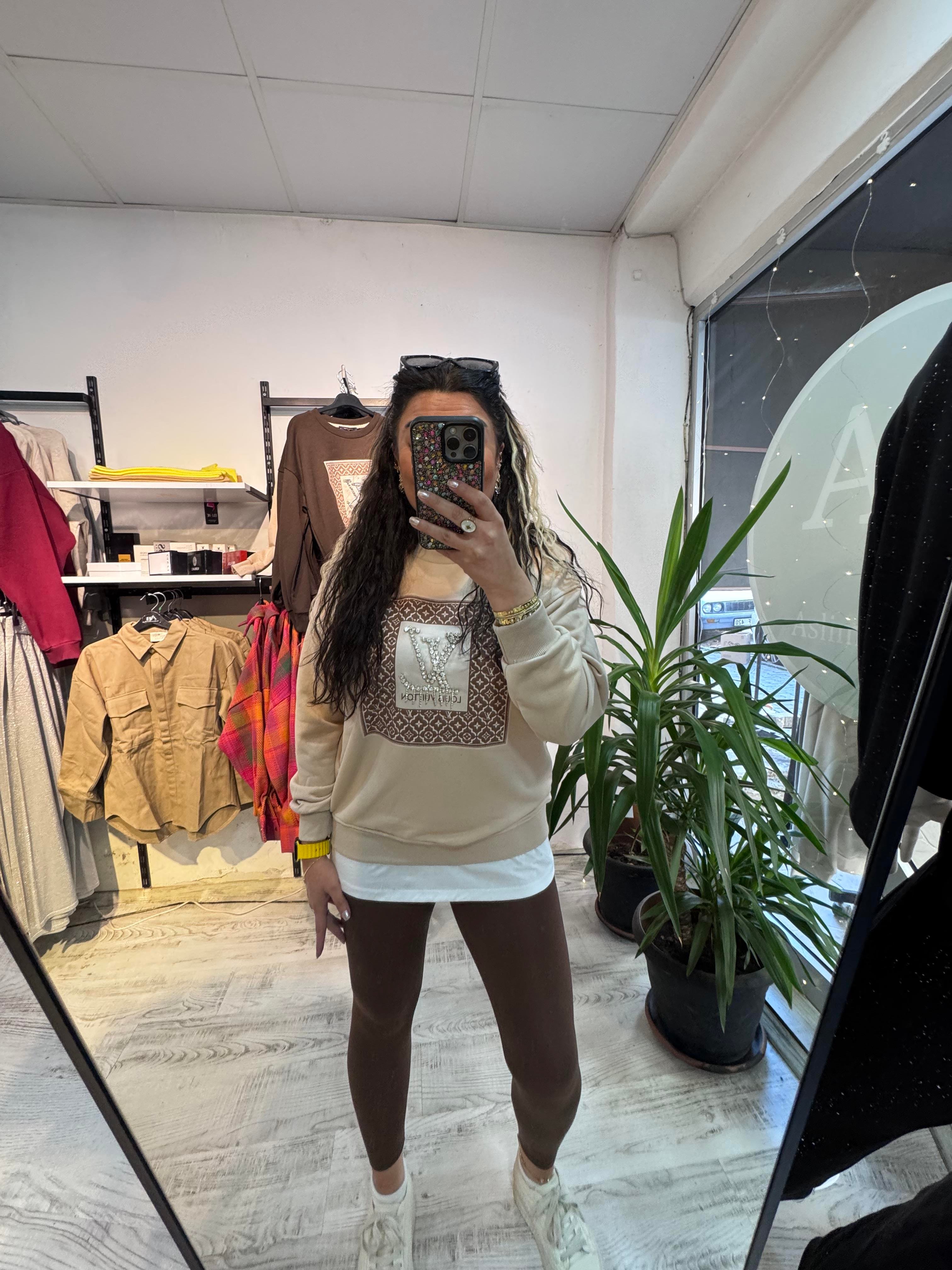 Marka Model Taş Detaylı Bej Sweat