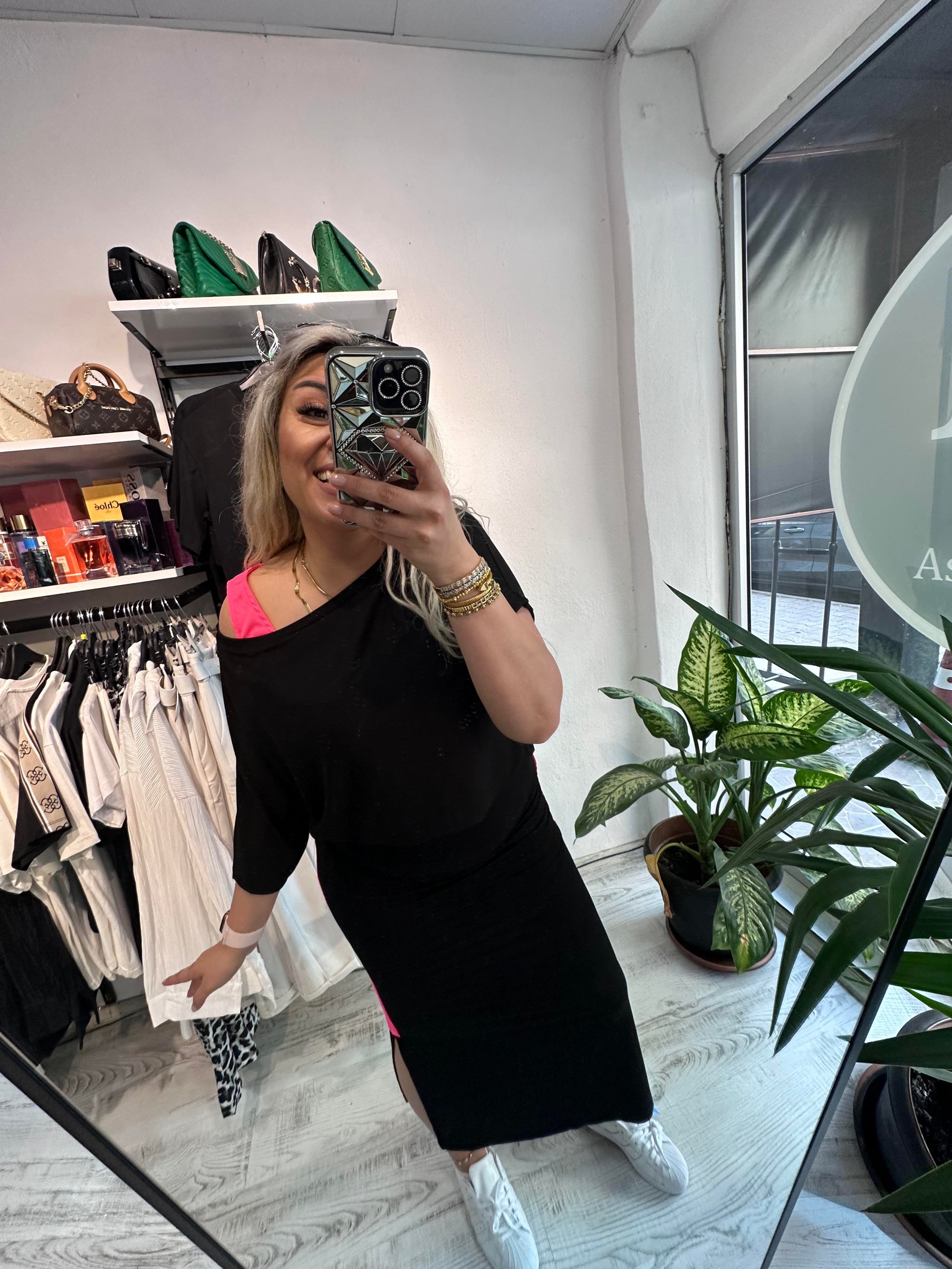 Neon Pembe Şerit Detaylı Etekli Takım