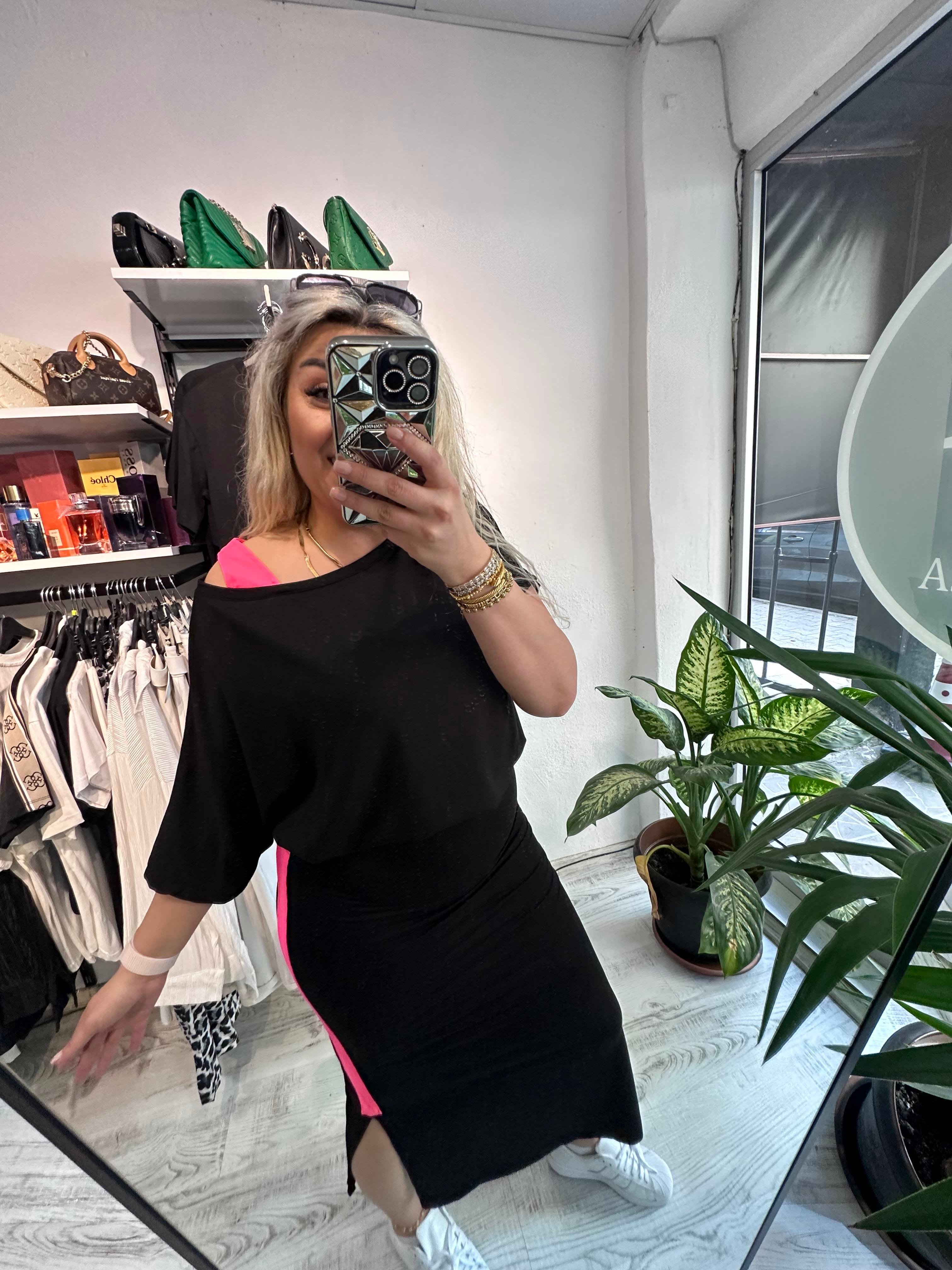 Neon Pembe Şerit Detaylı Etekli Takım