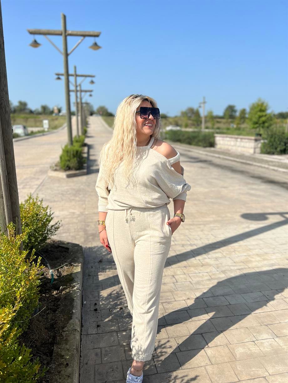 Omuz Dekolteli Takım