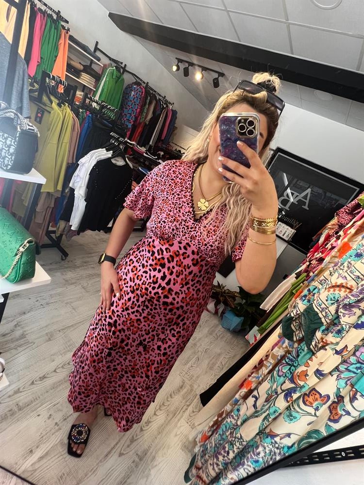 pembe leopar elbise