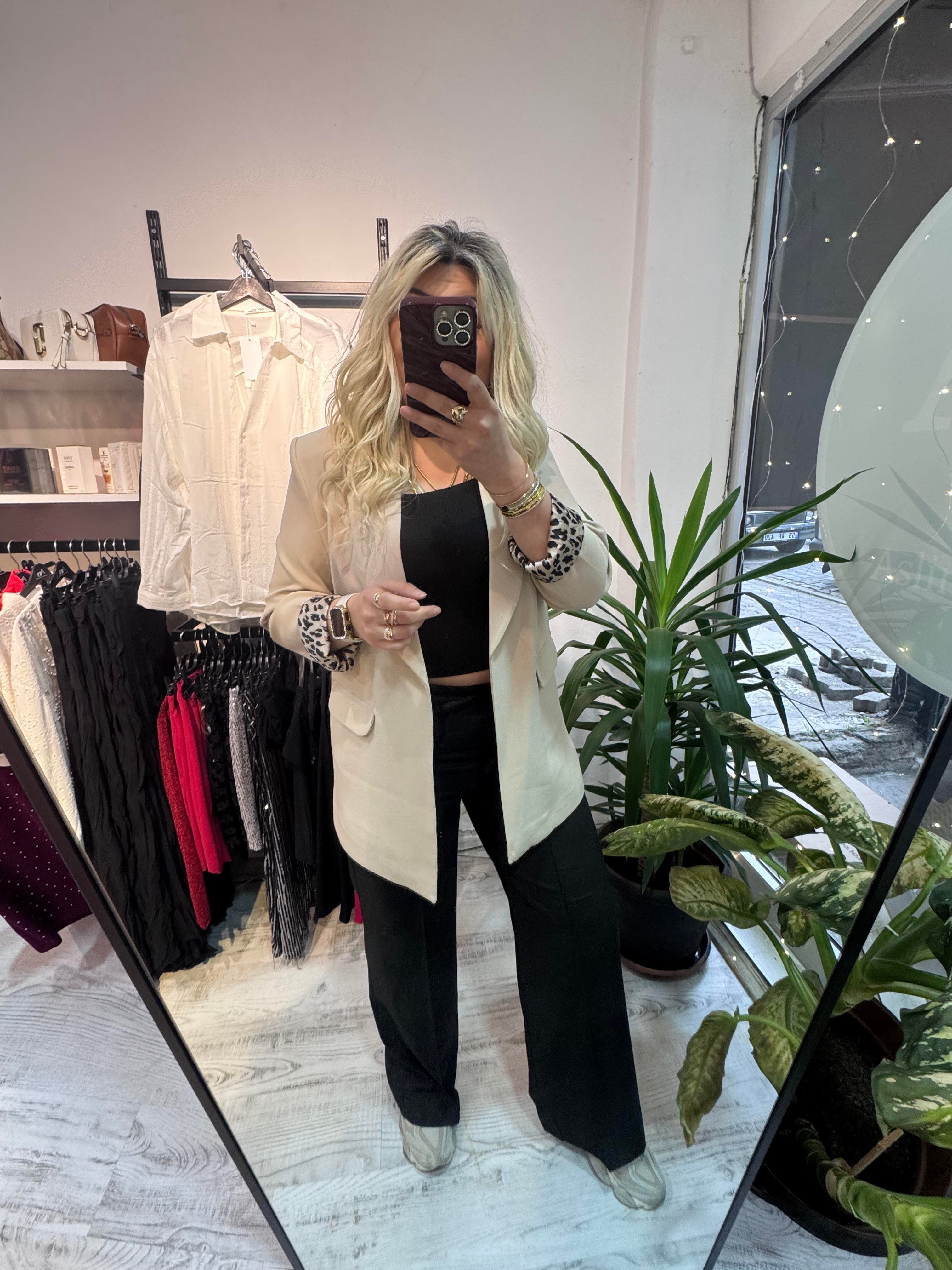 Premium Kalite Leopar Detaylı Bej Ceket